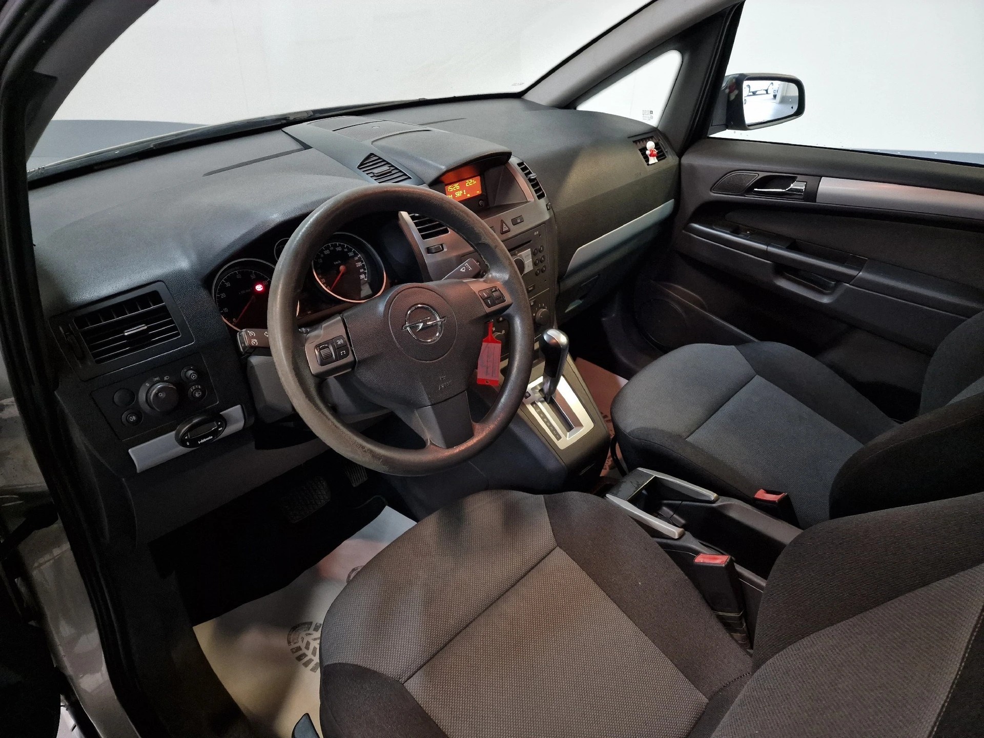 OPEL ZAFIRA B22-image-14