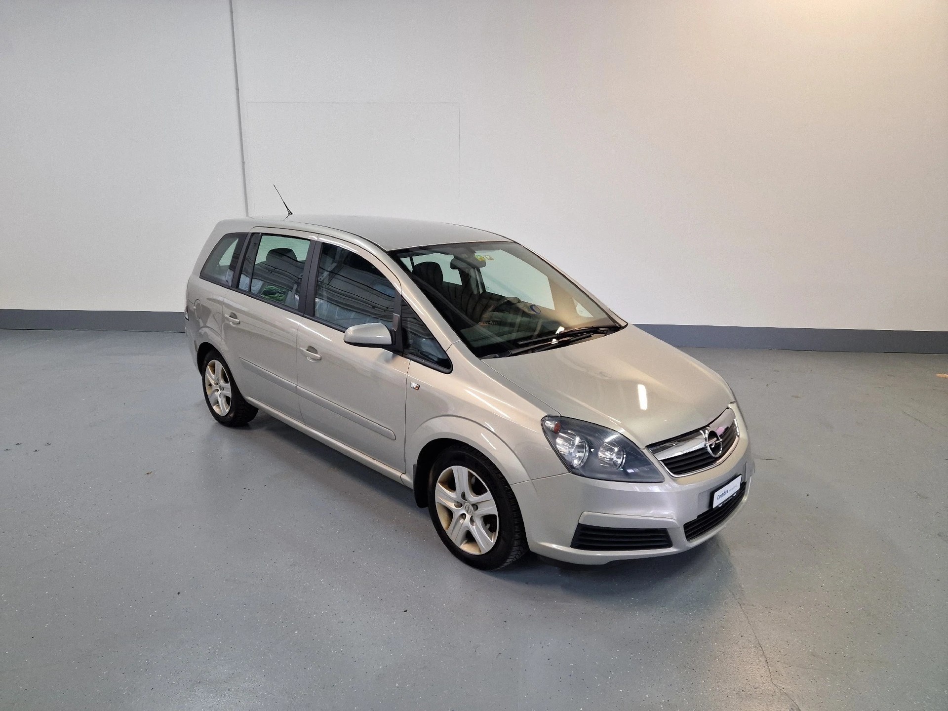 OPEL ZAFIRA B22-image-0