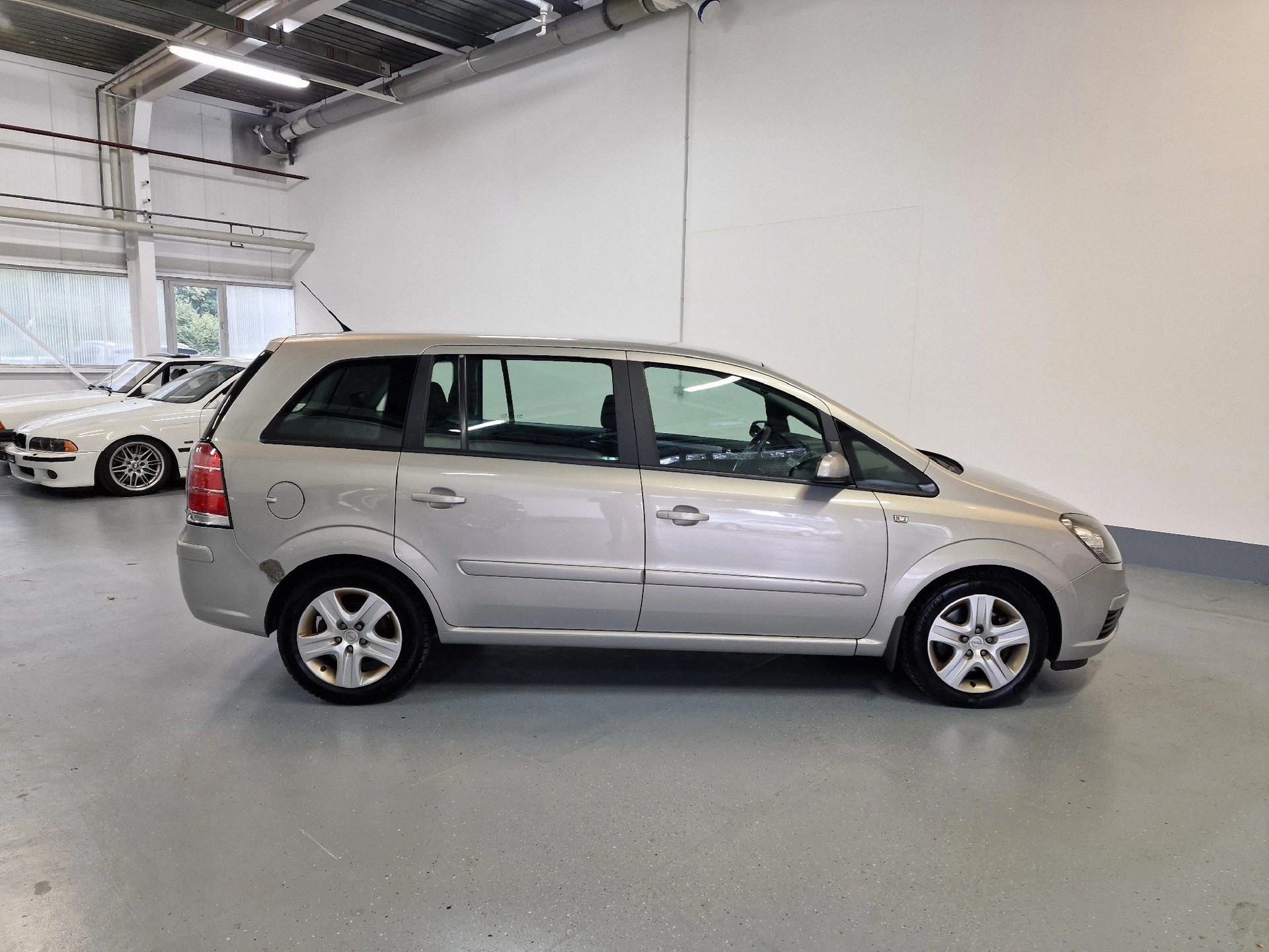 OPEL ZAFIRA B22-image-4