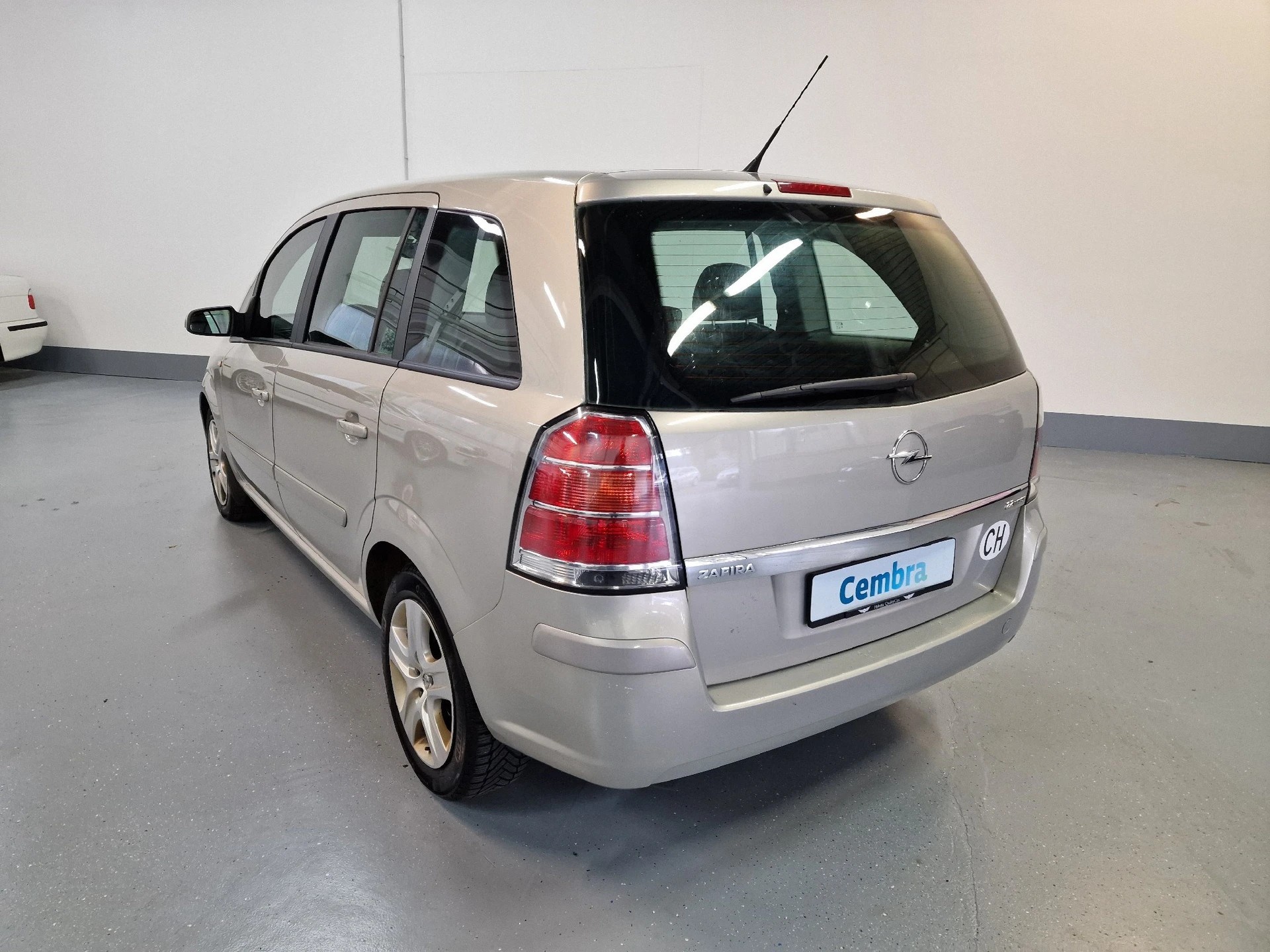OPEL ZAFIRA B22-image-10