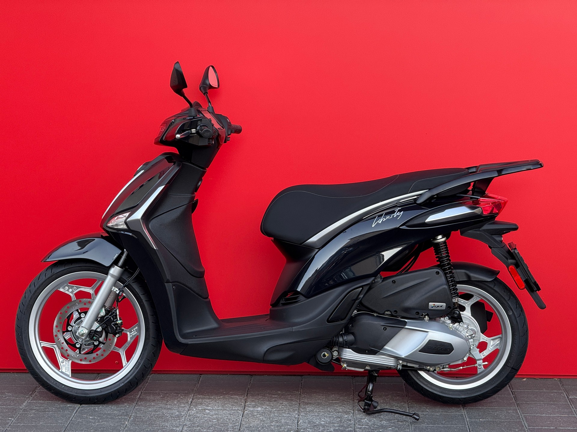 PIAGGIO Liberty 125 E5+-showroom-element-3