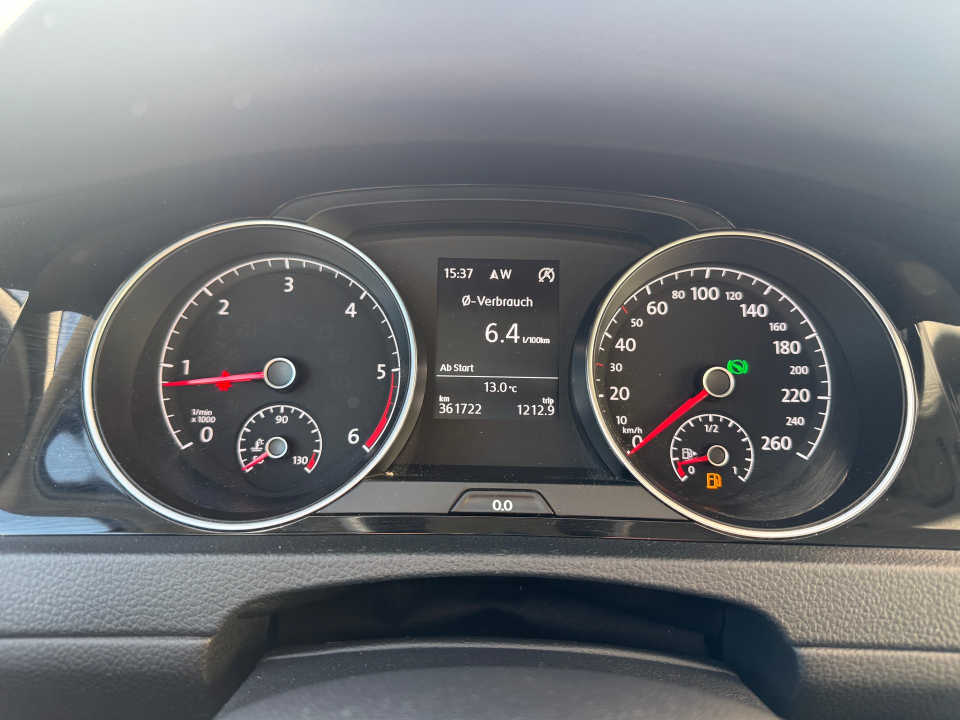 VW Golf 2.0 TDI Lounge DSG-image-15