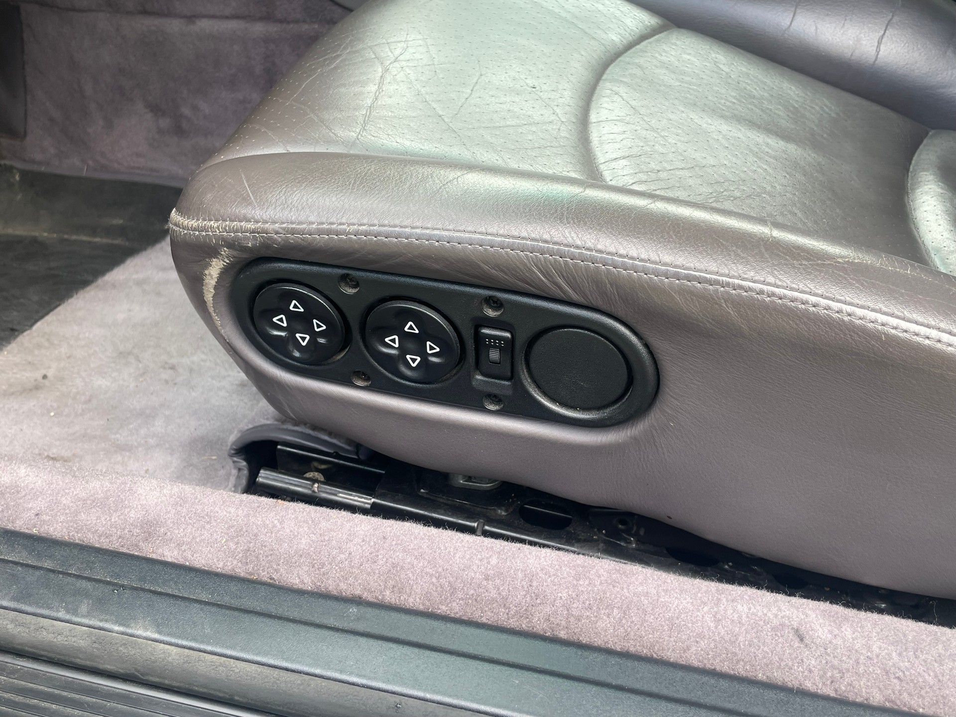 PORSCHE 911 Carrera-image-12