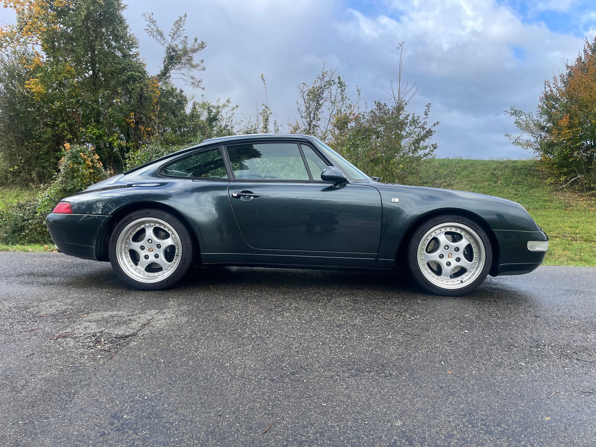 PORSCHE 911 Carrera-image-1