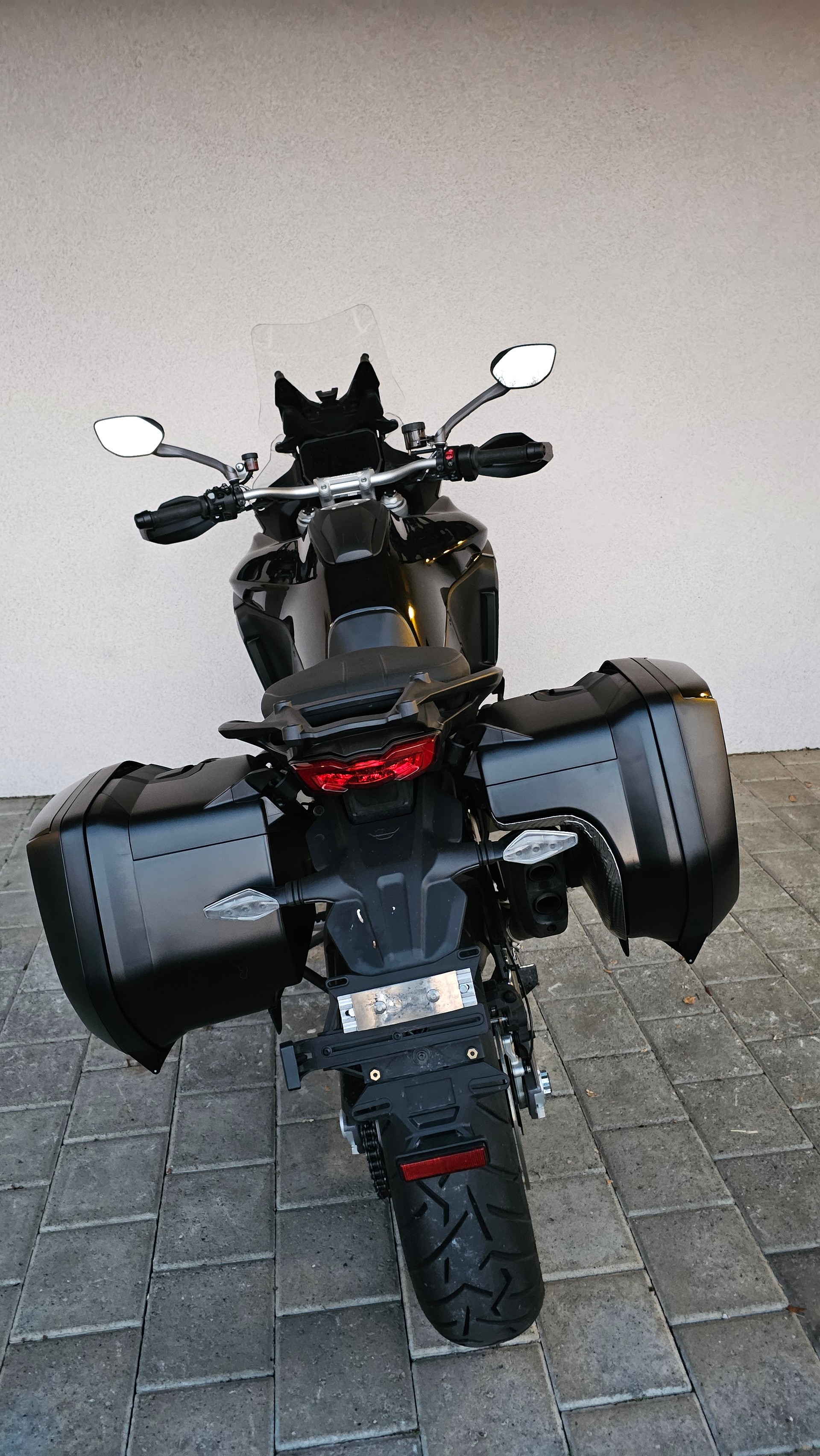 DUCATI Multistrada V4 S Travel + Radar-showroom-element-2