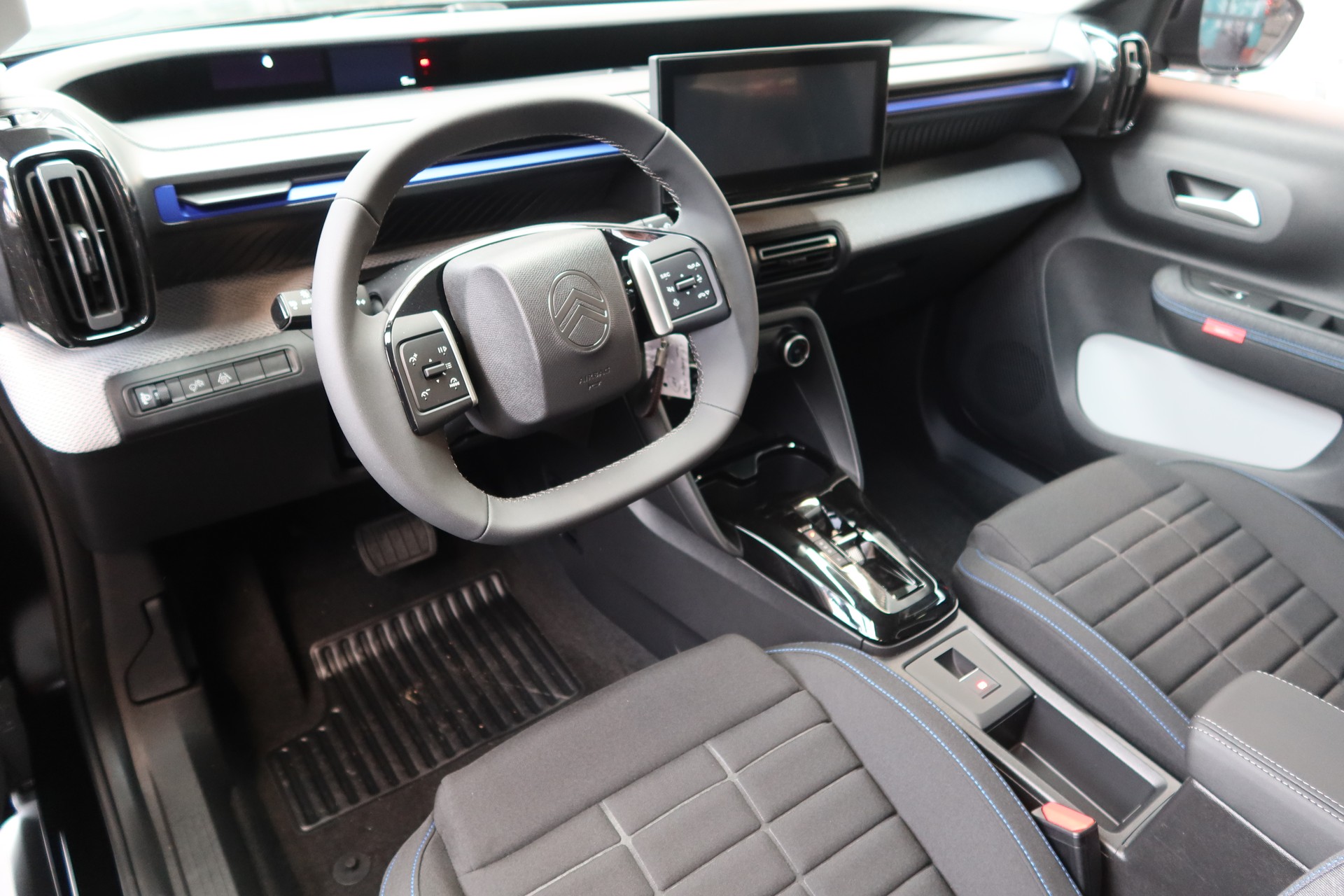 CITROEN C3 1.2i MHEV Plus DCS6-image-8