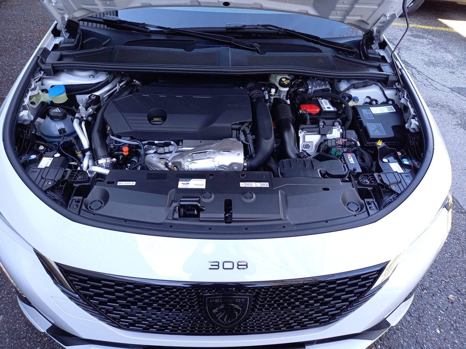 PEUGEOT 308 SW 1.6 PHEV 180 GT-image-14