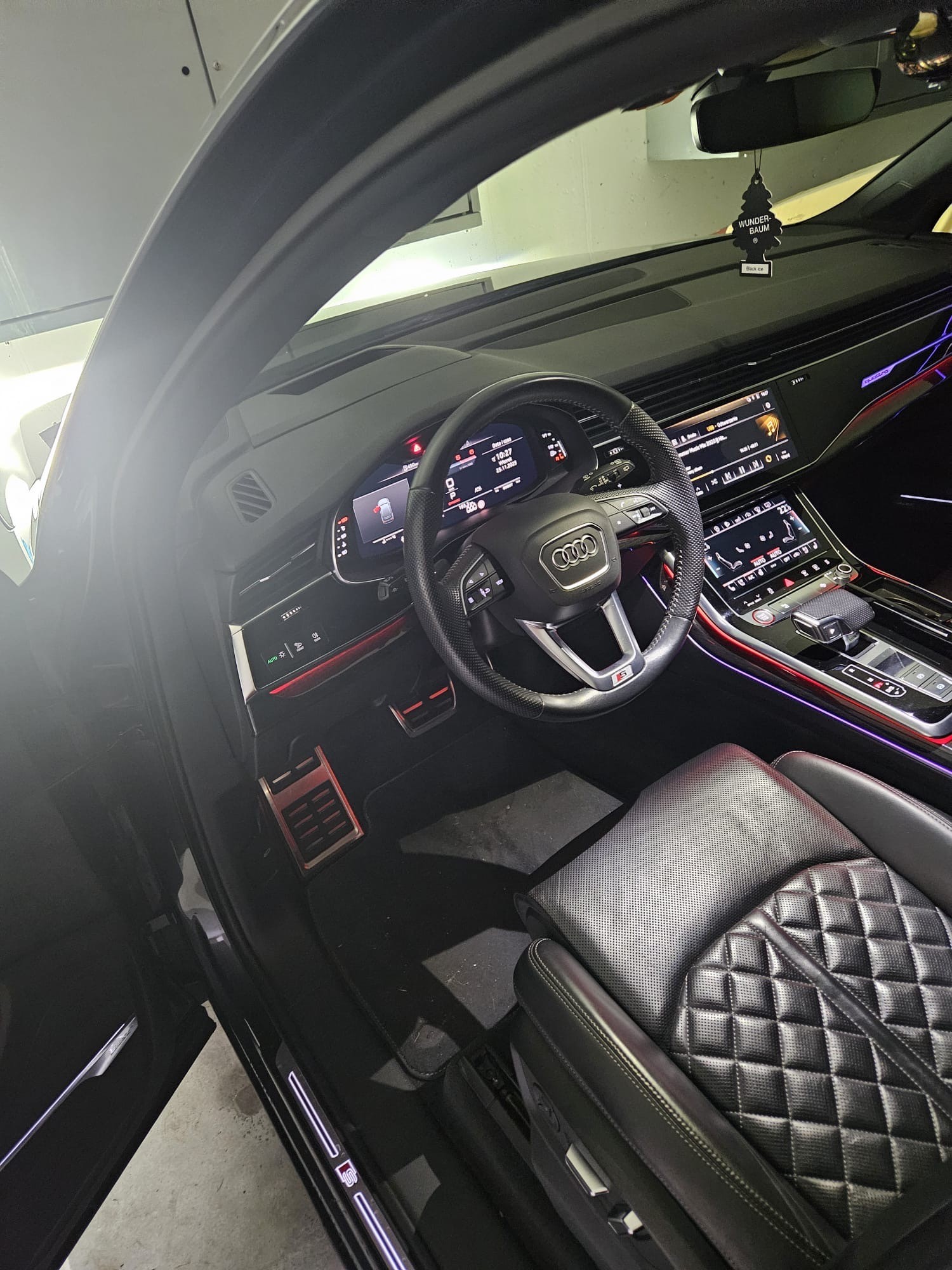 AUDI SQ7 4.0 TDI quattro tiptronic-image-13