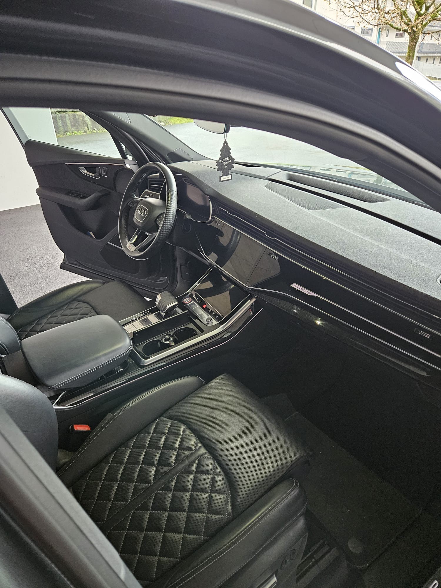 AUDI SQ7 4.0 TDI quattro tiptronic-image-6