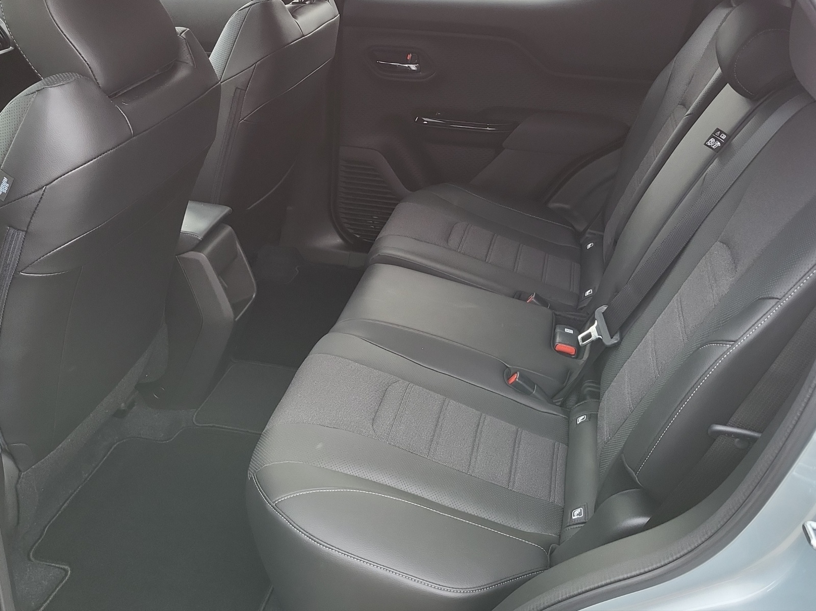 TOYOTA Urban Cruiser Premium AWD-image-14