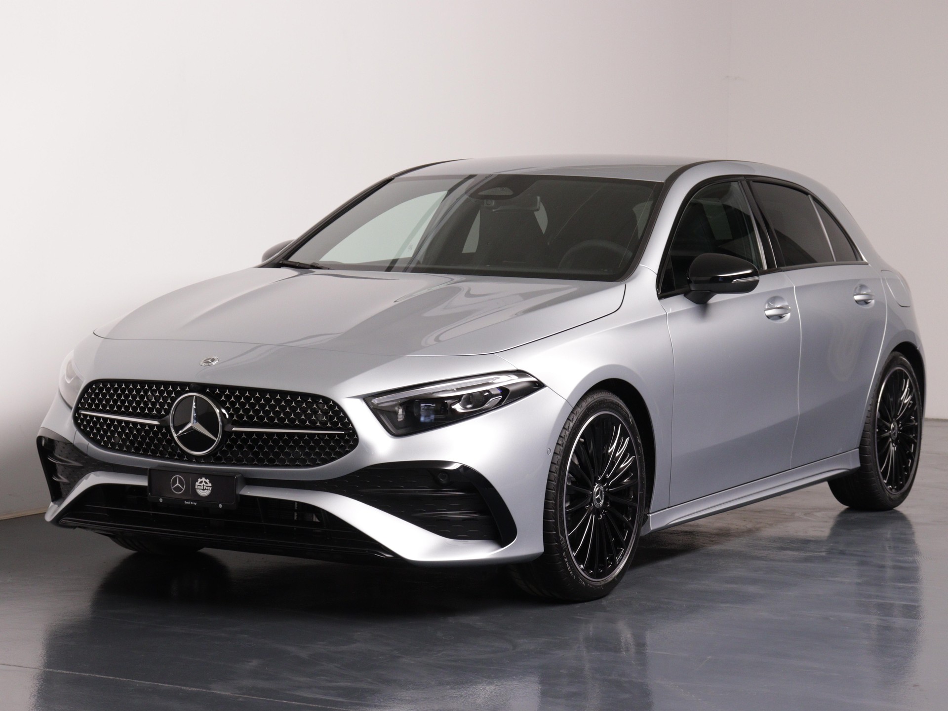 MERCEDES-BENZ A 200 Night Star AMG Line-image-1