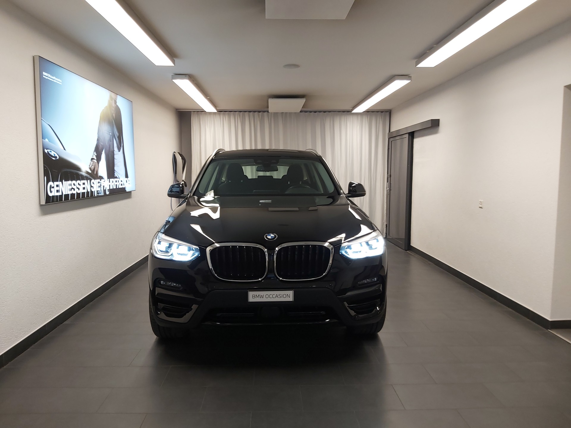 BMW X3 30e xDrive-image-2