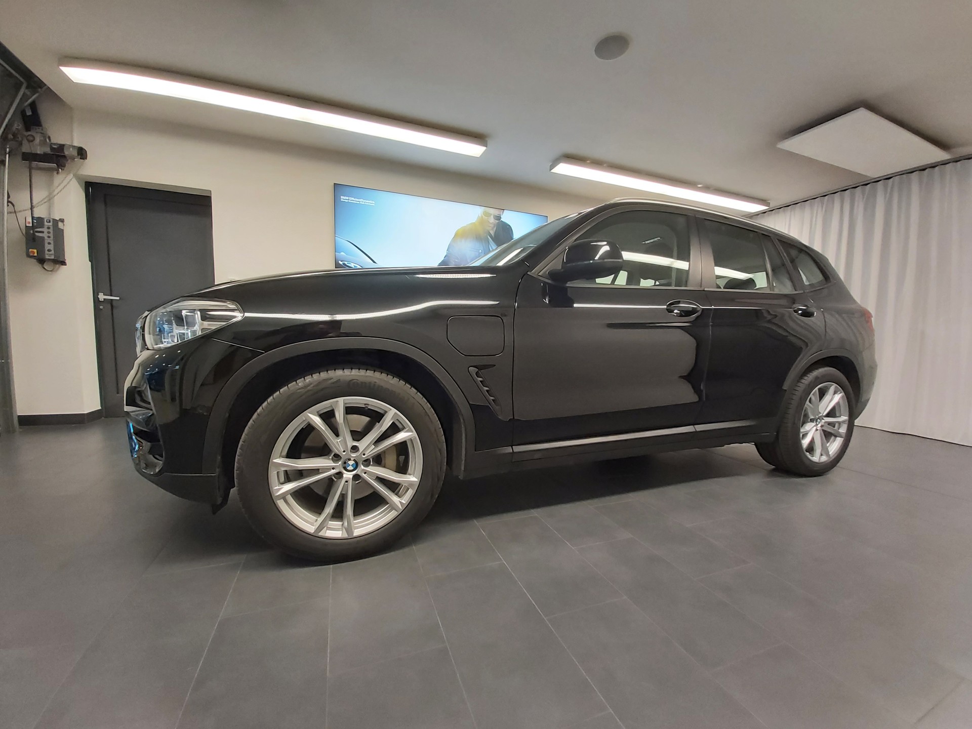 BMW X3 30e xDrive-image-4