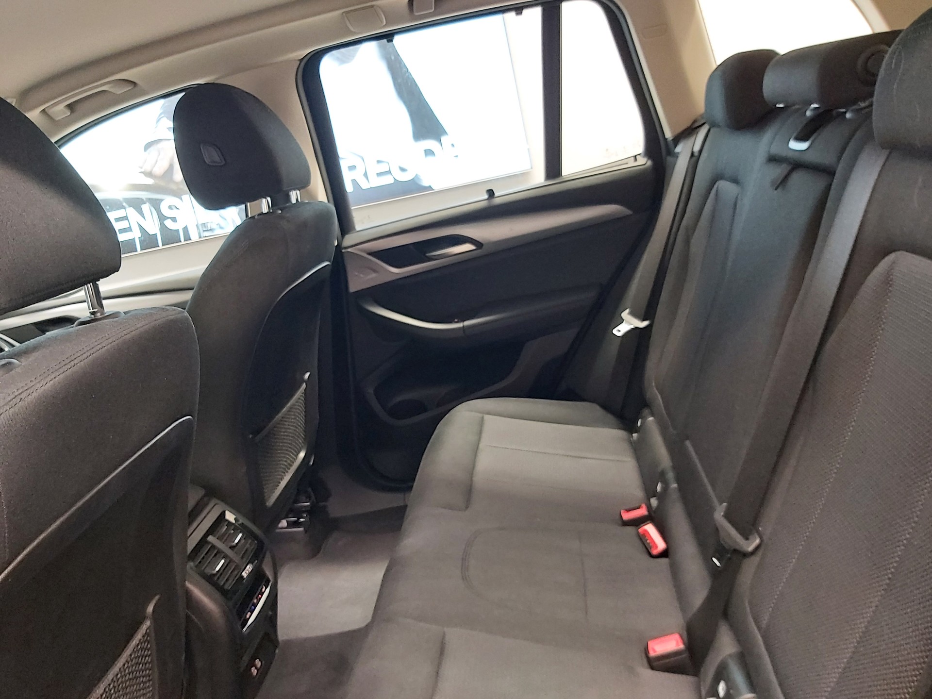 BMW X3 30e xDrive-image-17