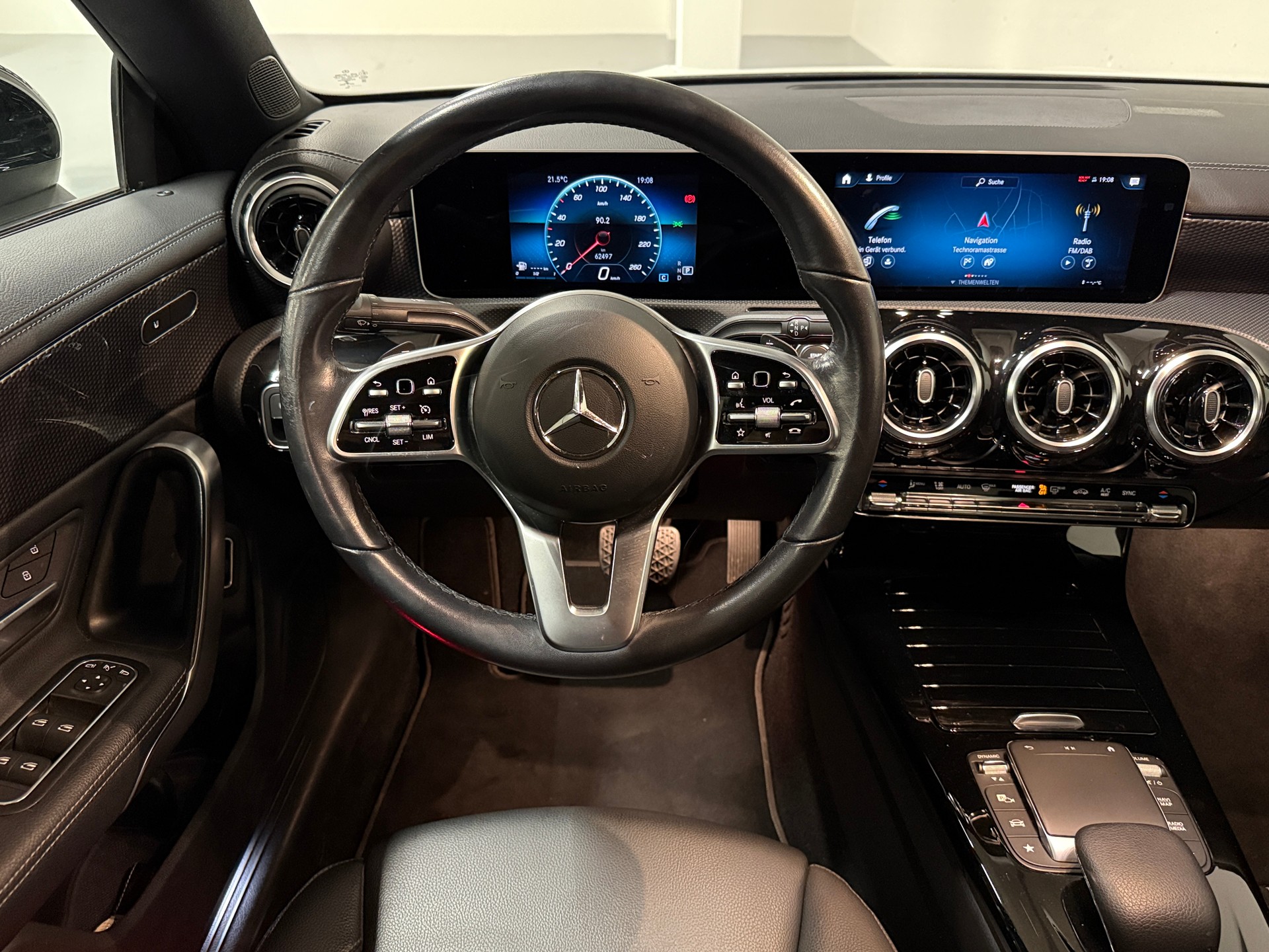 MERCEDES-BENZ CLA 180 PROGRESSIVE AUTOMAT | CH-FZG | GRATIS SERVICE | FRISCH AB MFK | SPORT PAKET BLACK | RÜCKFAHRKAMERA-image-12