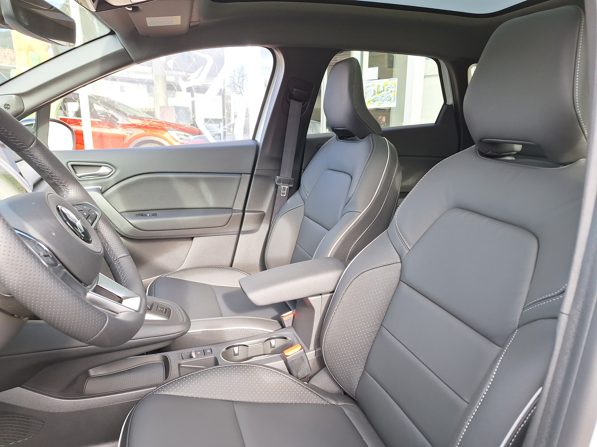 MITSUBISHI Grandis 1.8 HEV Instyle Helvetia-image-5