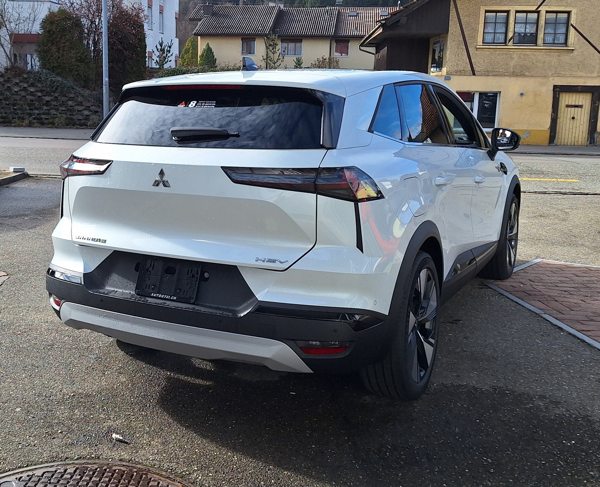 MITSUBISHI Grandis 1.8 HEV Instyle Helvetia-image-2