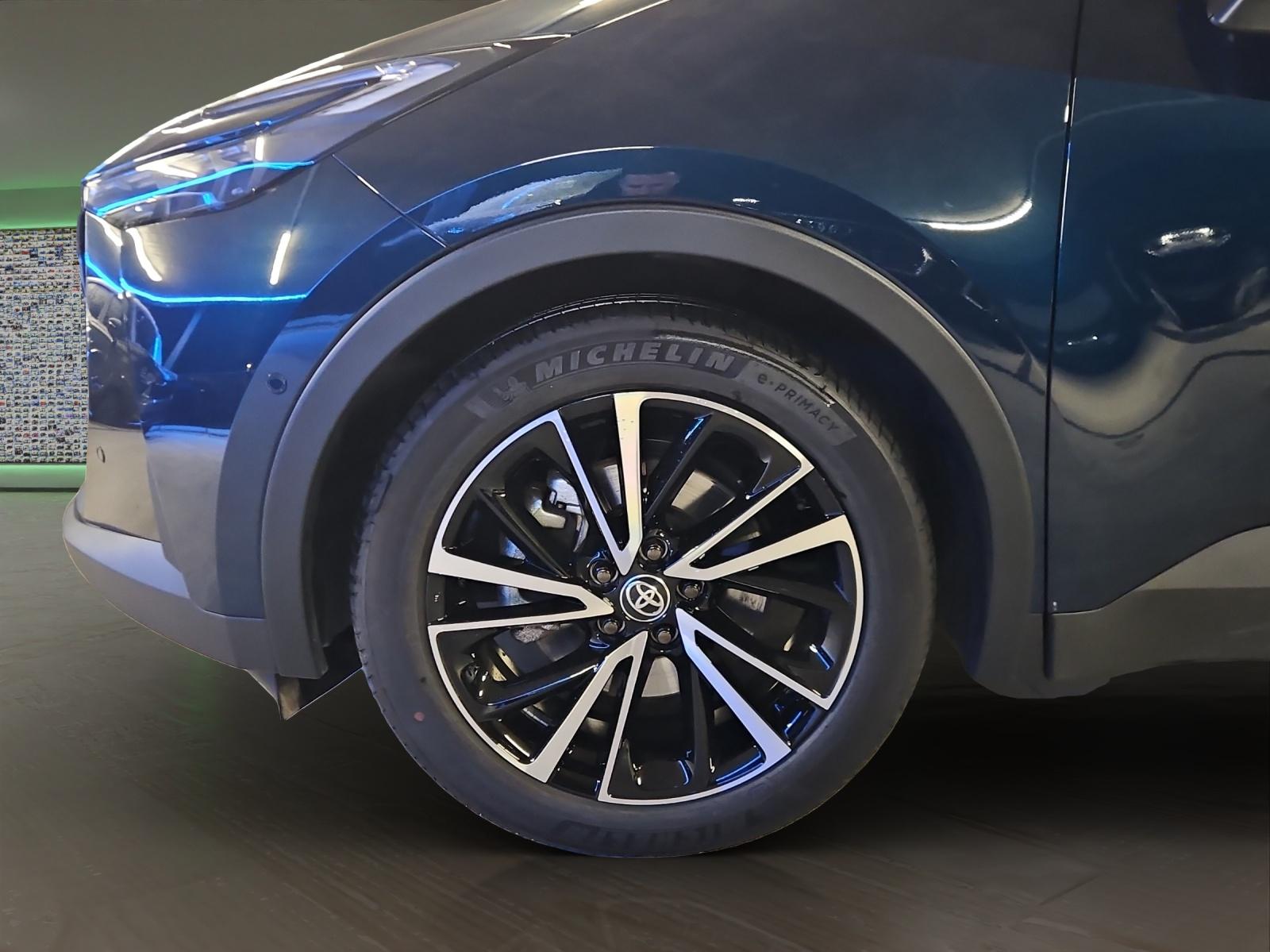 TOYOTA C-HR 2.0 PHEV Style-image-5