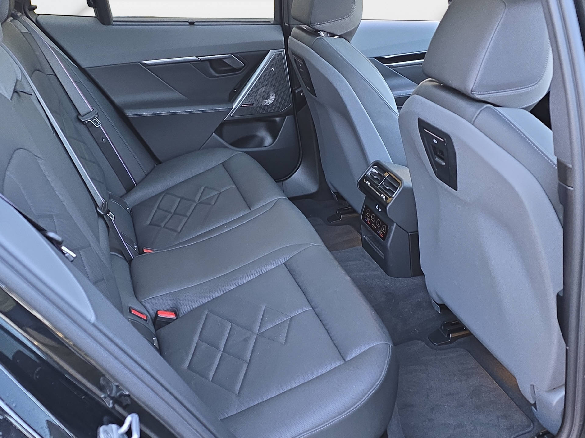 BMW 520d xDrive Touring M Sport PRO ** VOLLAUSSTATTUNG // 5 Jahre GARANTIE // 2'000 kg Anhängelast **-image-10