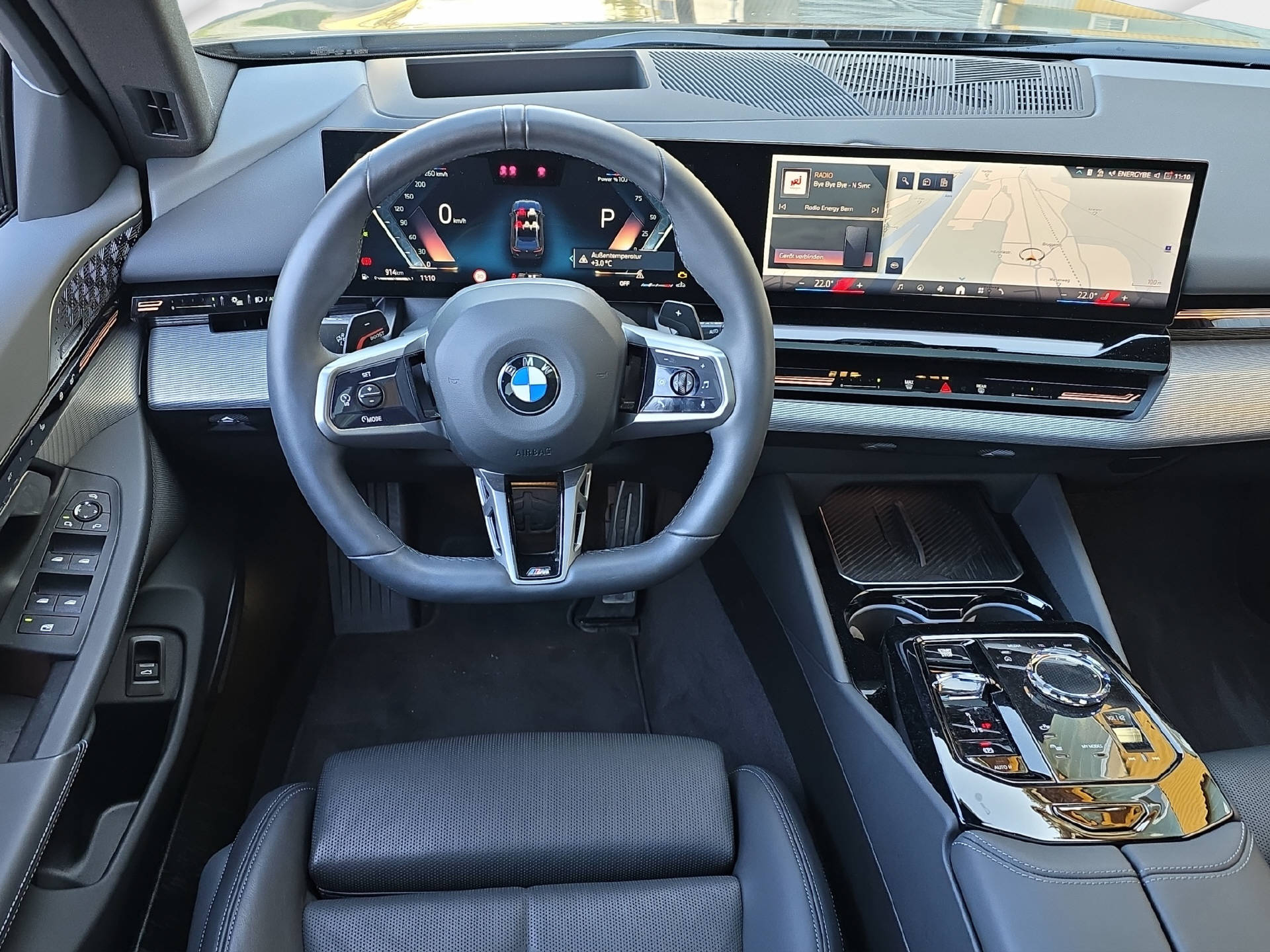BMW 520d xDrive Touring M Sport PRO ** VOLLAUSSTATTUNG // 5 Jahre GARANTIE // 2'000 kg Anhängelast **-image-12