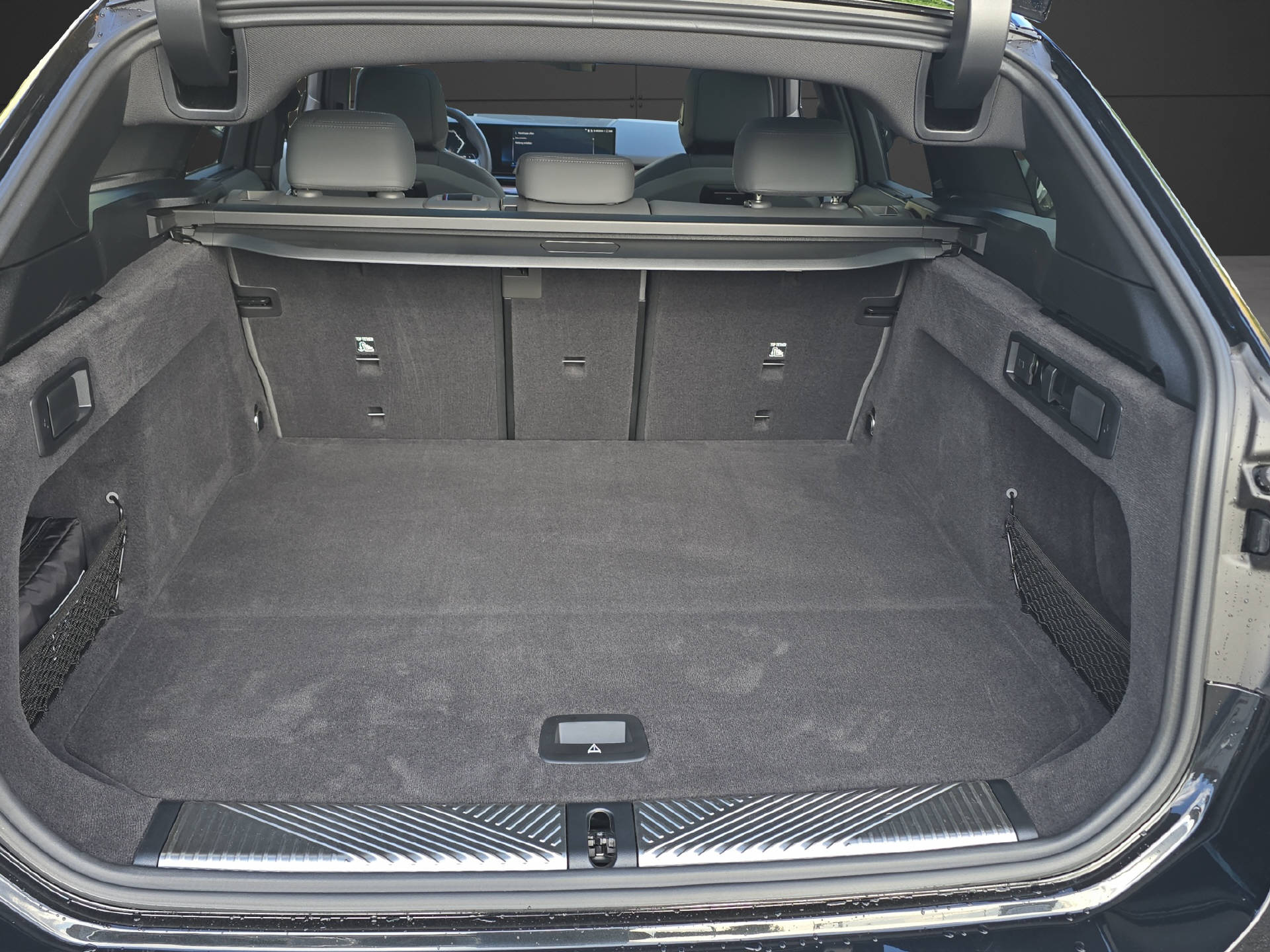 BMW 520d xDrive Touring M Sport PRO ** VOLLAUSSTATTUNG // 5 Jahre GARANTIE // 2'000 kg Anhängelast **-image-12