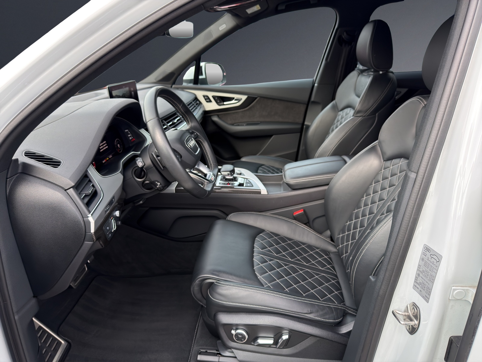 AUDI SQ7 4.0 TDI quattro tiptronic-image-5