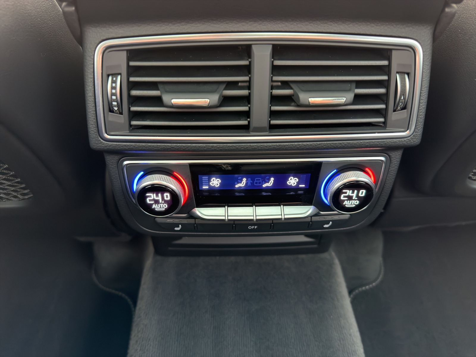 AUDI SQ7 4.0 TDI quattro tiptronic-image-13