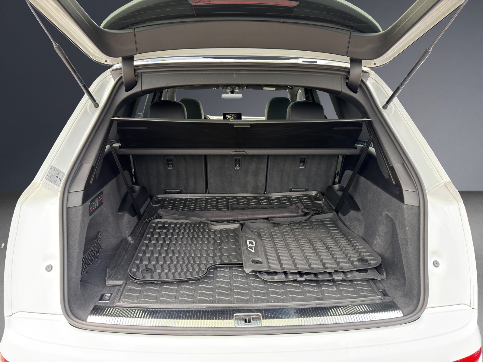 AUDI SQ7 4.0 TDI quattro tiptronic-image-11