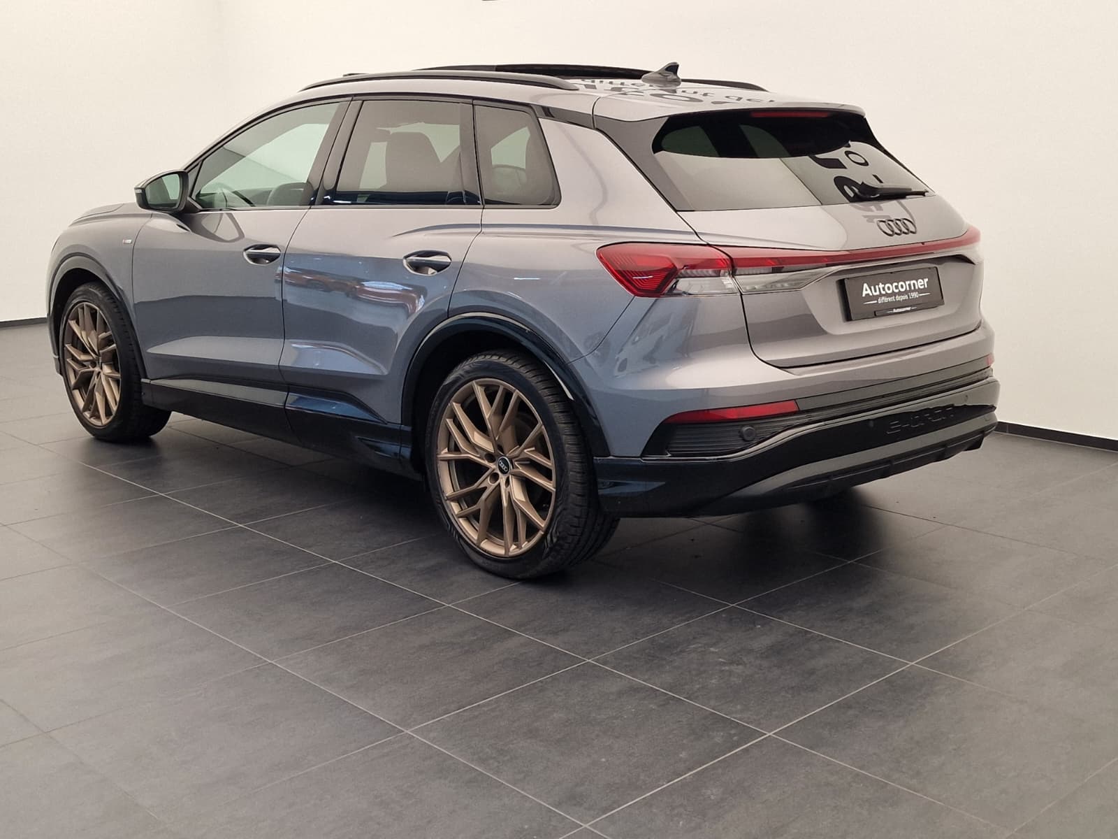 AUDI Q4 e-tron 50 quattro-image-9
