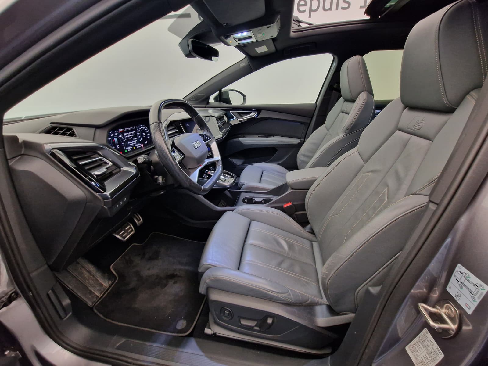 AUDI Q4 e-tron 50 quattro-image-11