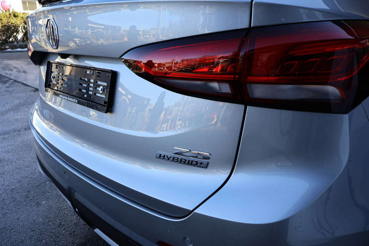 MG ZS 1.5 Hybrid+ Luxury-image-13