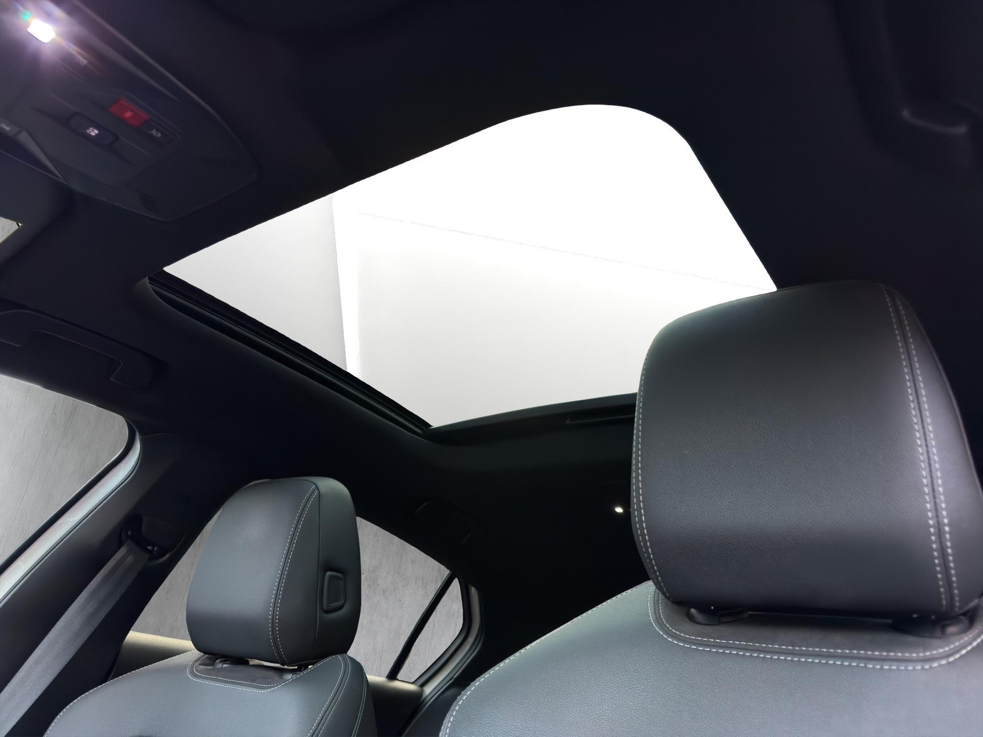 OPEL Astra 1.6 T PHEV 180 Ultimate-image-14