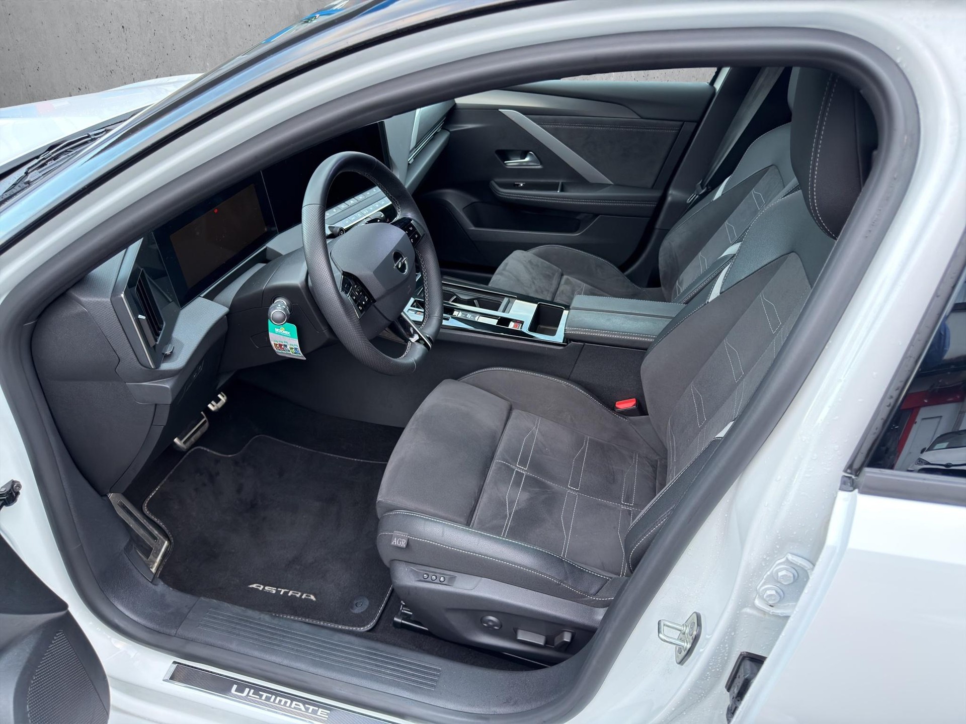 OPEL Astra 1.6 T PHEV 180 Ultimate-image-6