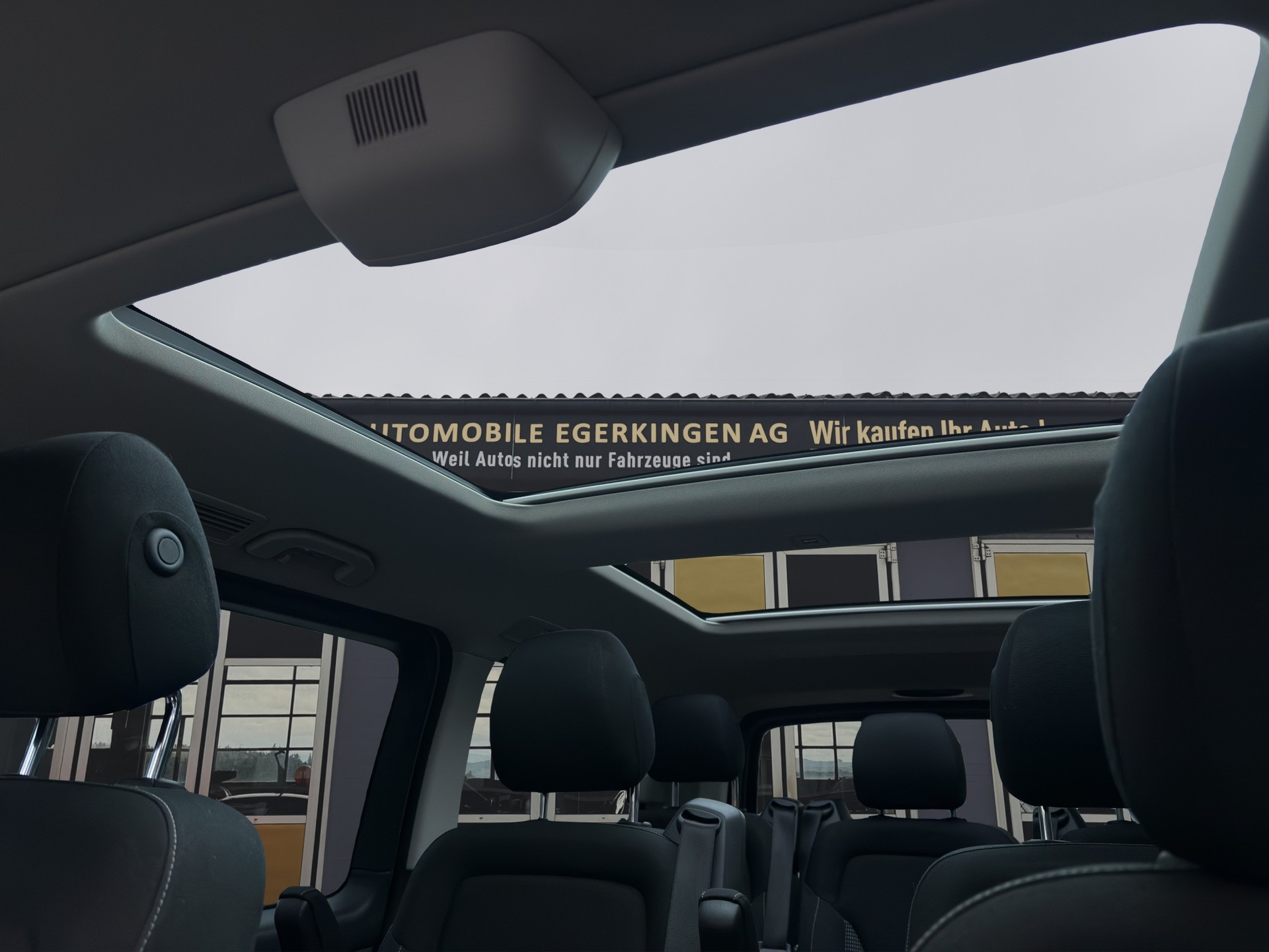MERCEDES-BENZ V 250 d lang 4matic Van-image-10