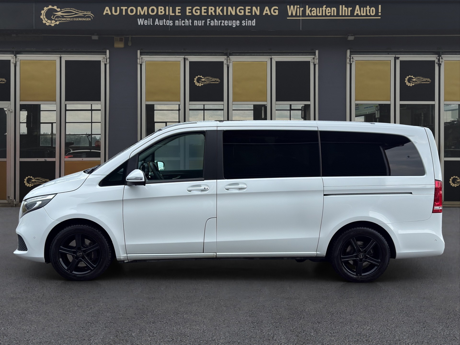 MERCEDES-BENZ V 250 d lang 4matic Van-image-7