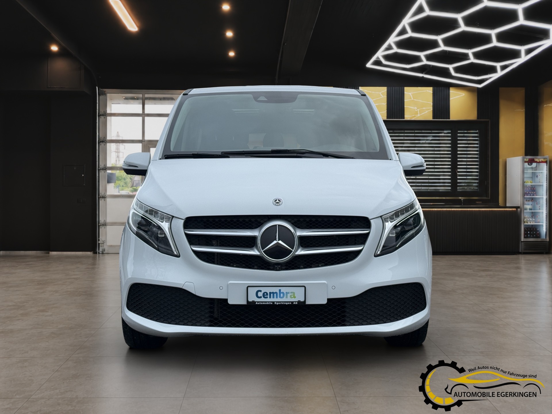 MERCEDES-BENZ V 250 d lang 4matic Van-image-1