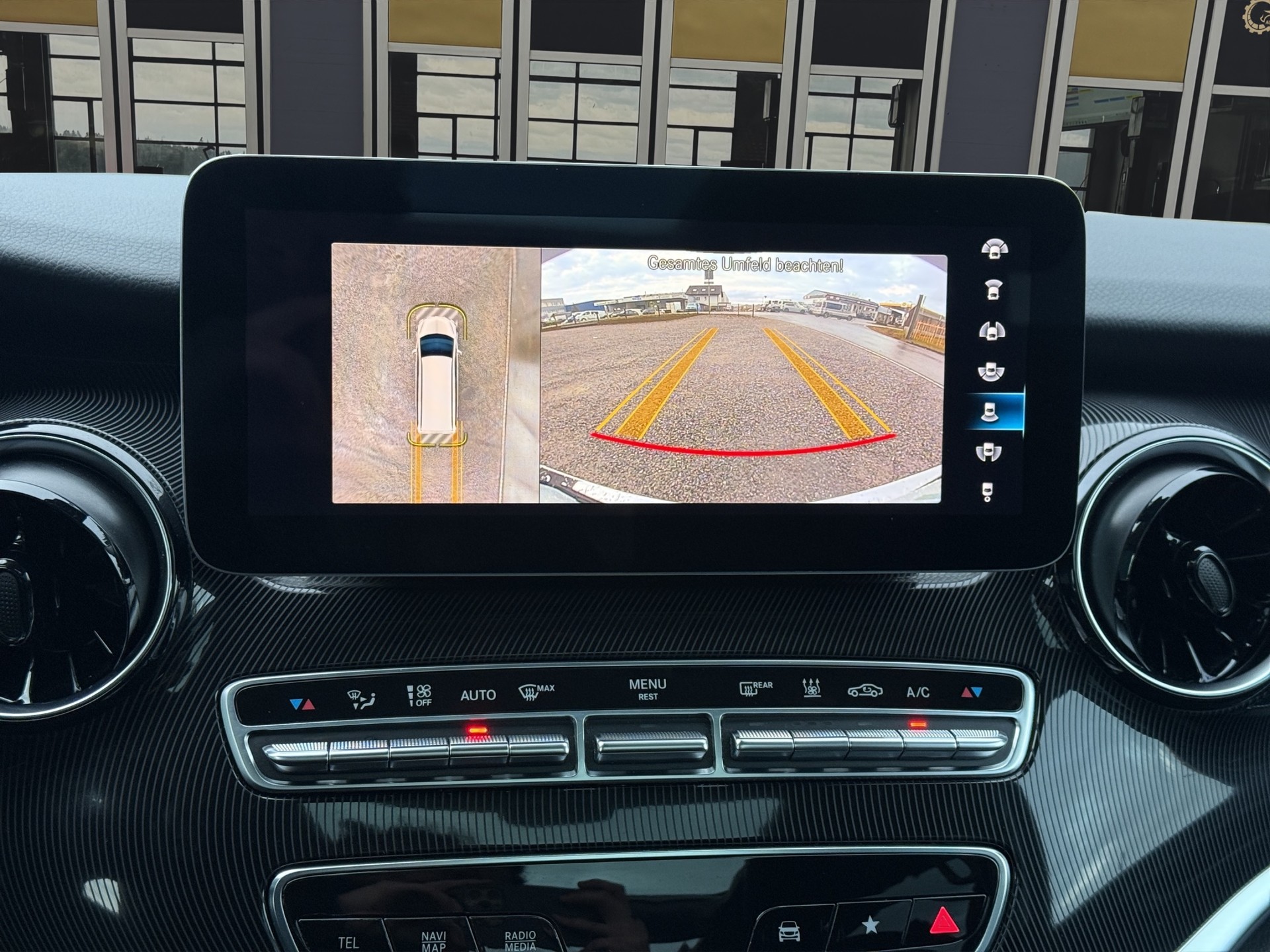 MERCEDES-BENZ V 250 d lang 4matic Van-image-17