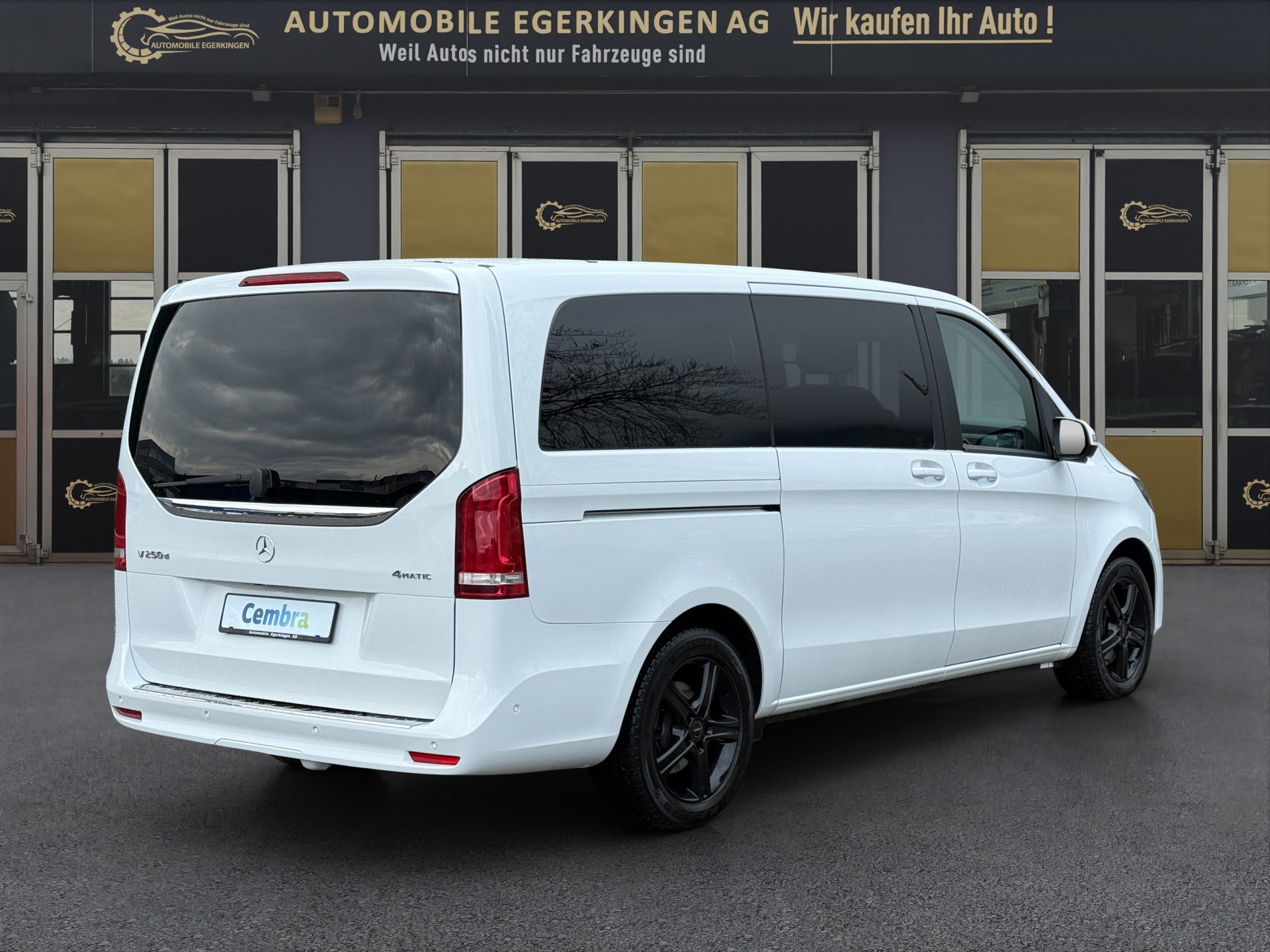 MERCEDES-BENZ V 250 d lang 4matic Van-image-5
