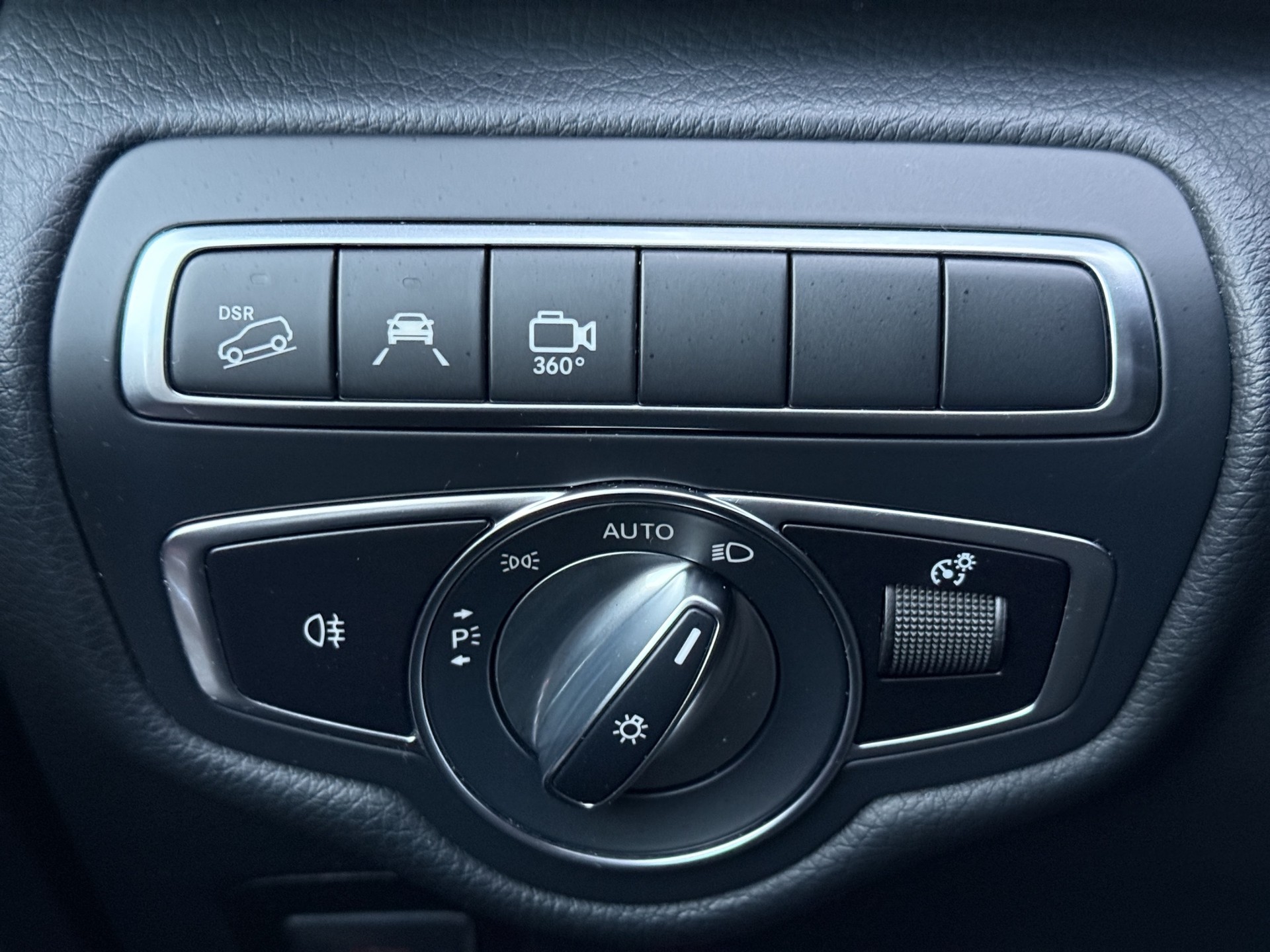 MERCEDES-BENZ V 250 d lang 4matic Van-image-18