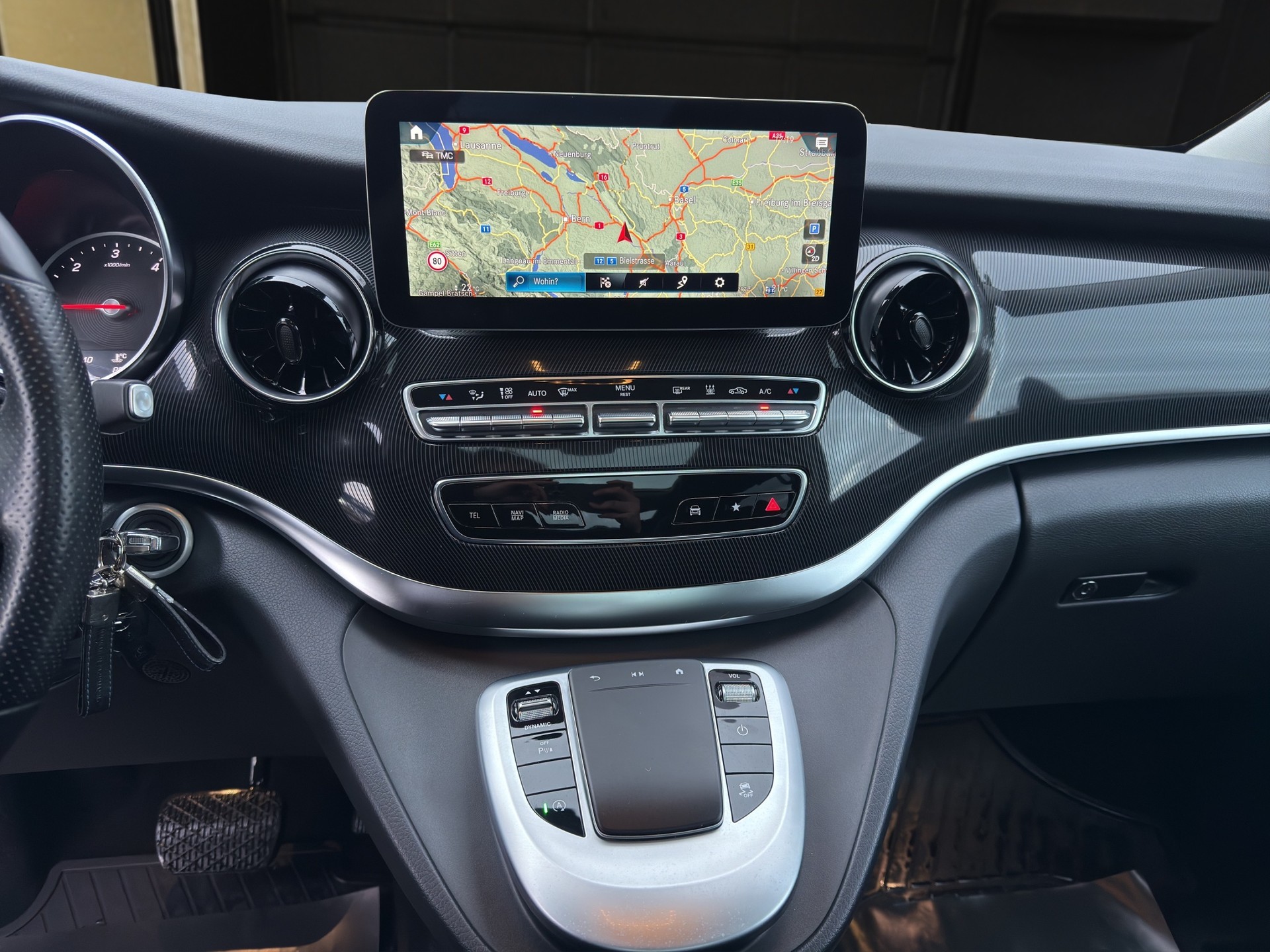 MERCEDES-BENZ V 250 d lang 4matic Van-image-16