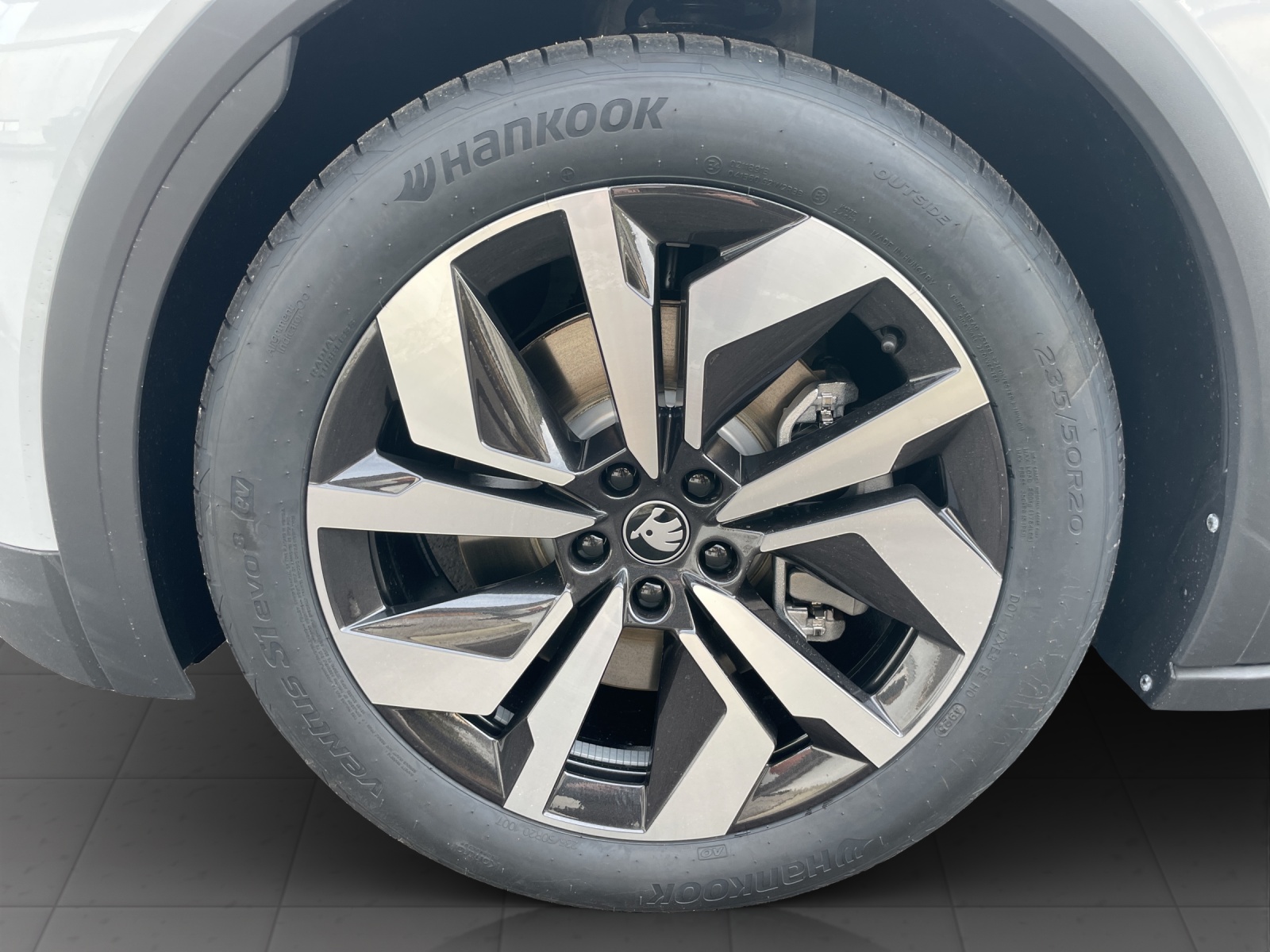 SKODA Elroq 85 Sportline-image-18