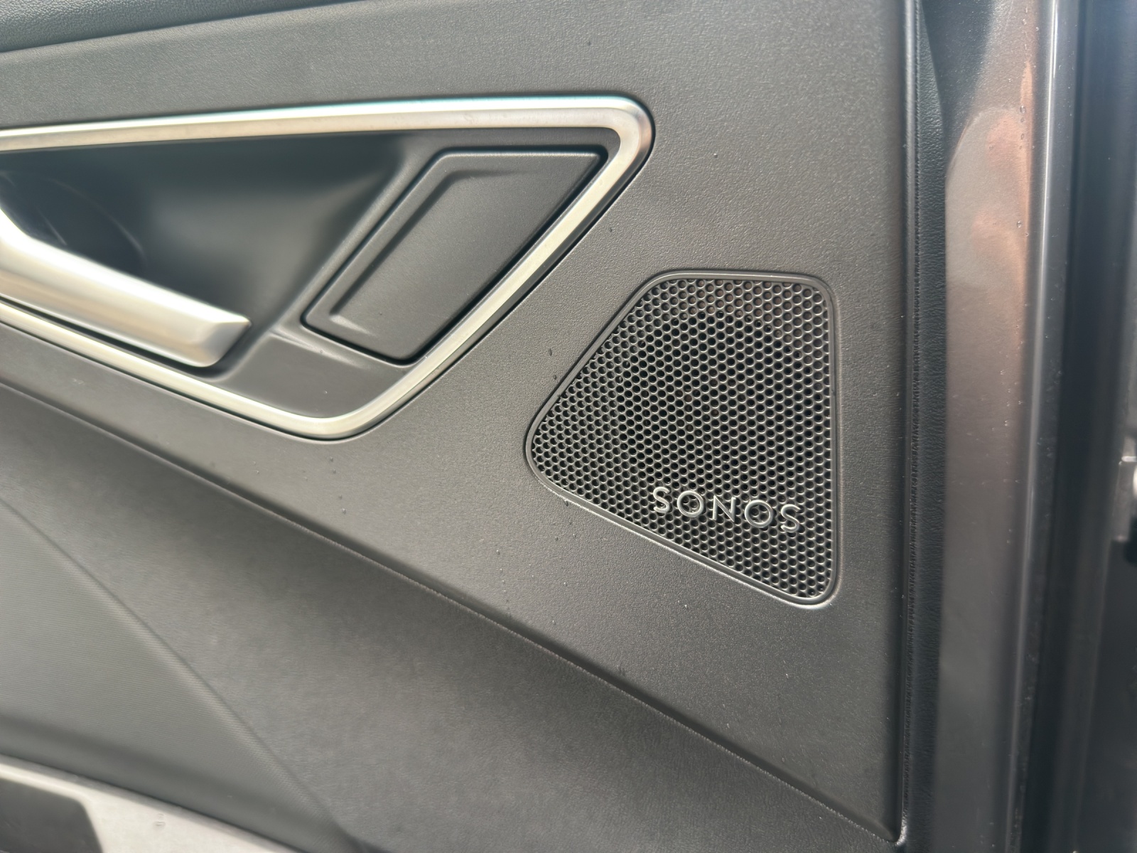 AUDI Q4 e-tron 50 quattro-image-14