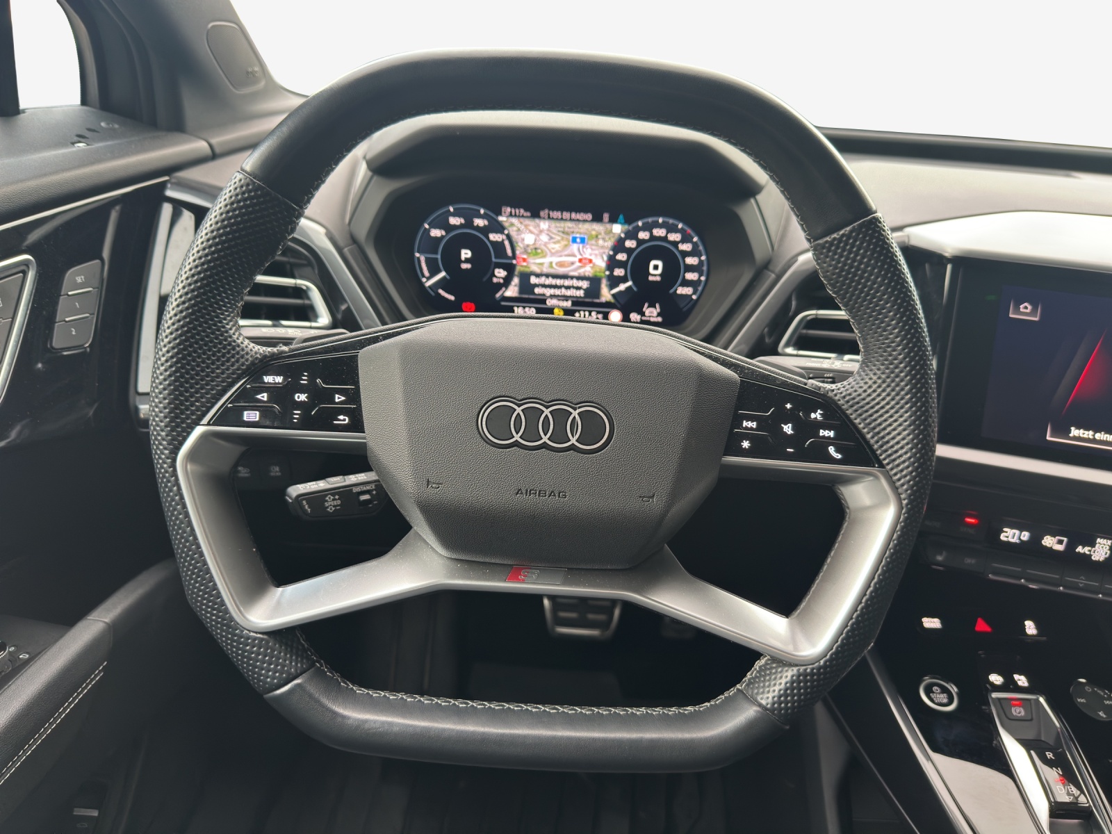 AUDI Q4 e-tron 50 quattro-image-10