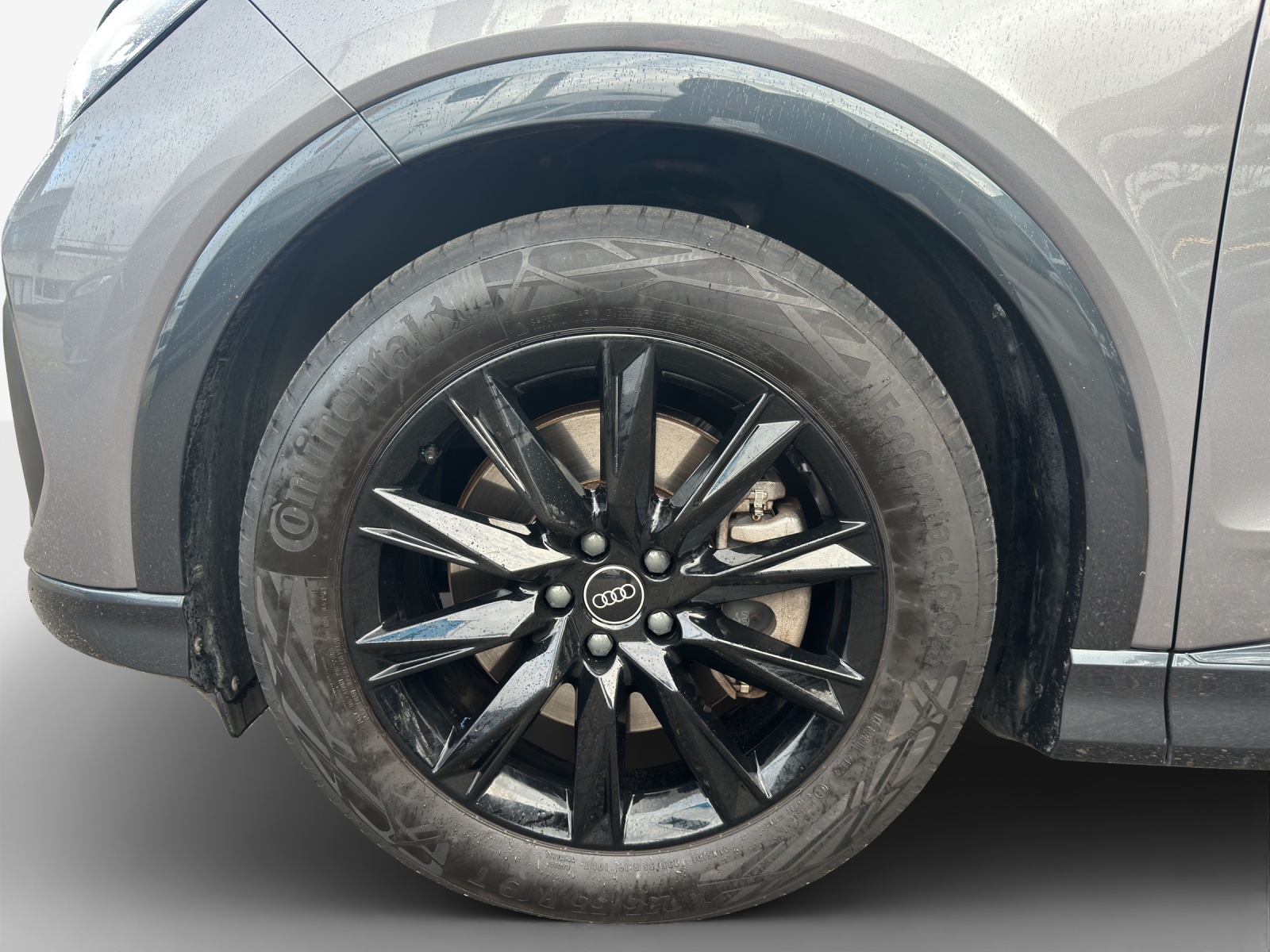 AUDI Q4 e-tron 50 quattro-image-16