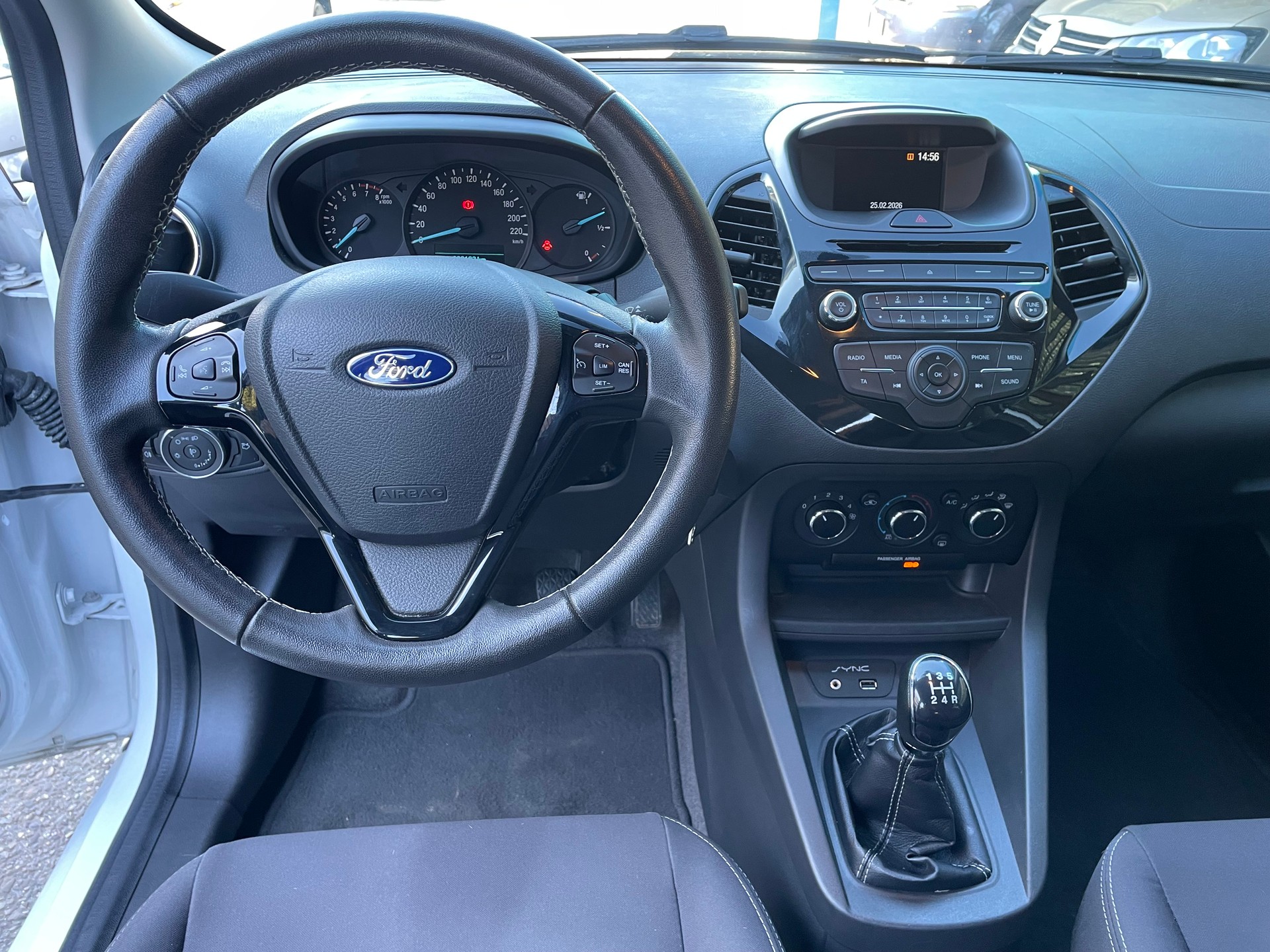 FORD KA+ 1.2 Ti-VCT Cool&Sound-image-9