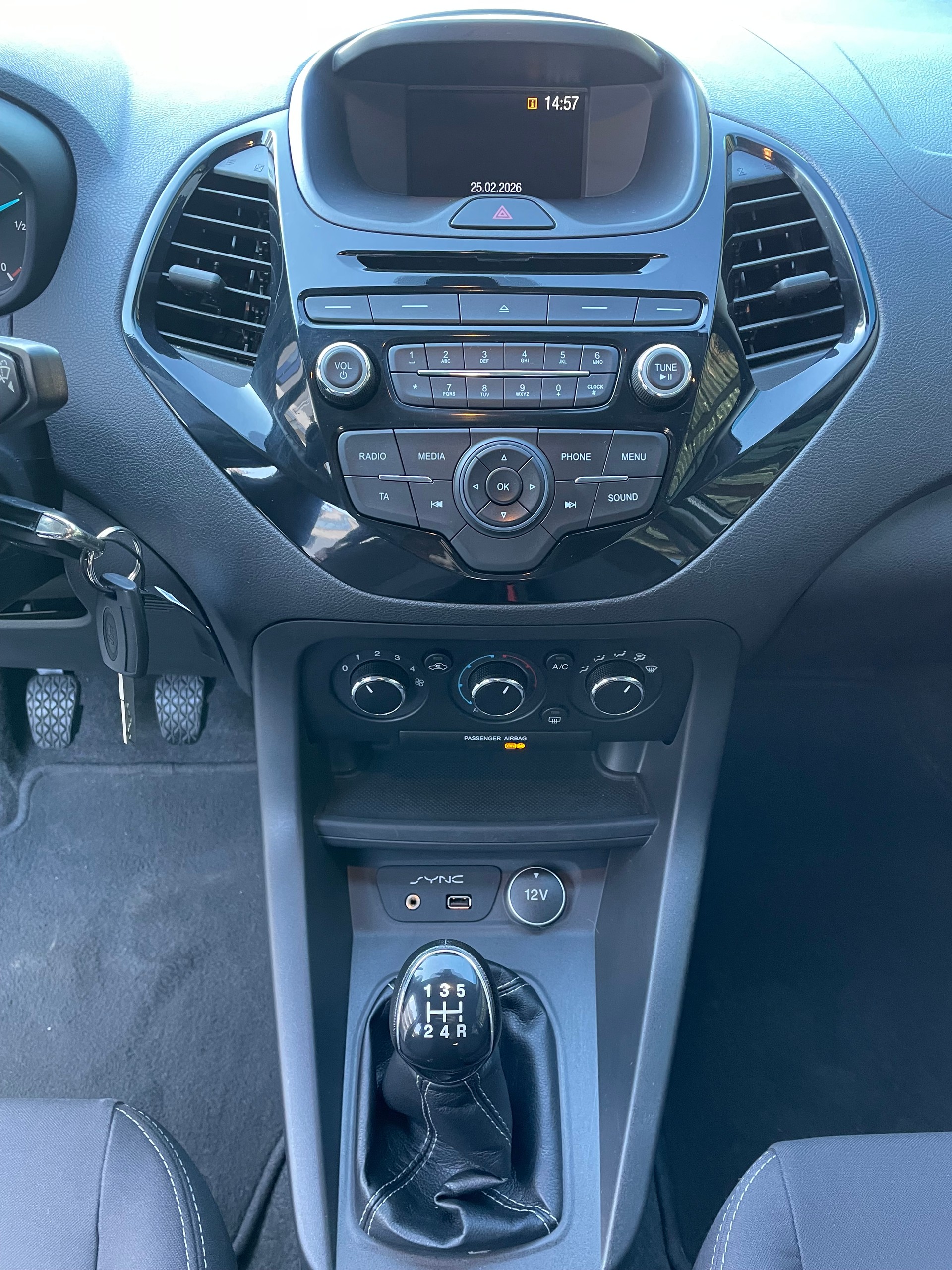 FORD KA+ 1.2 Ti-VCT Cool&Sound-image-10