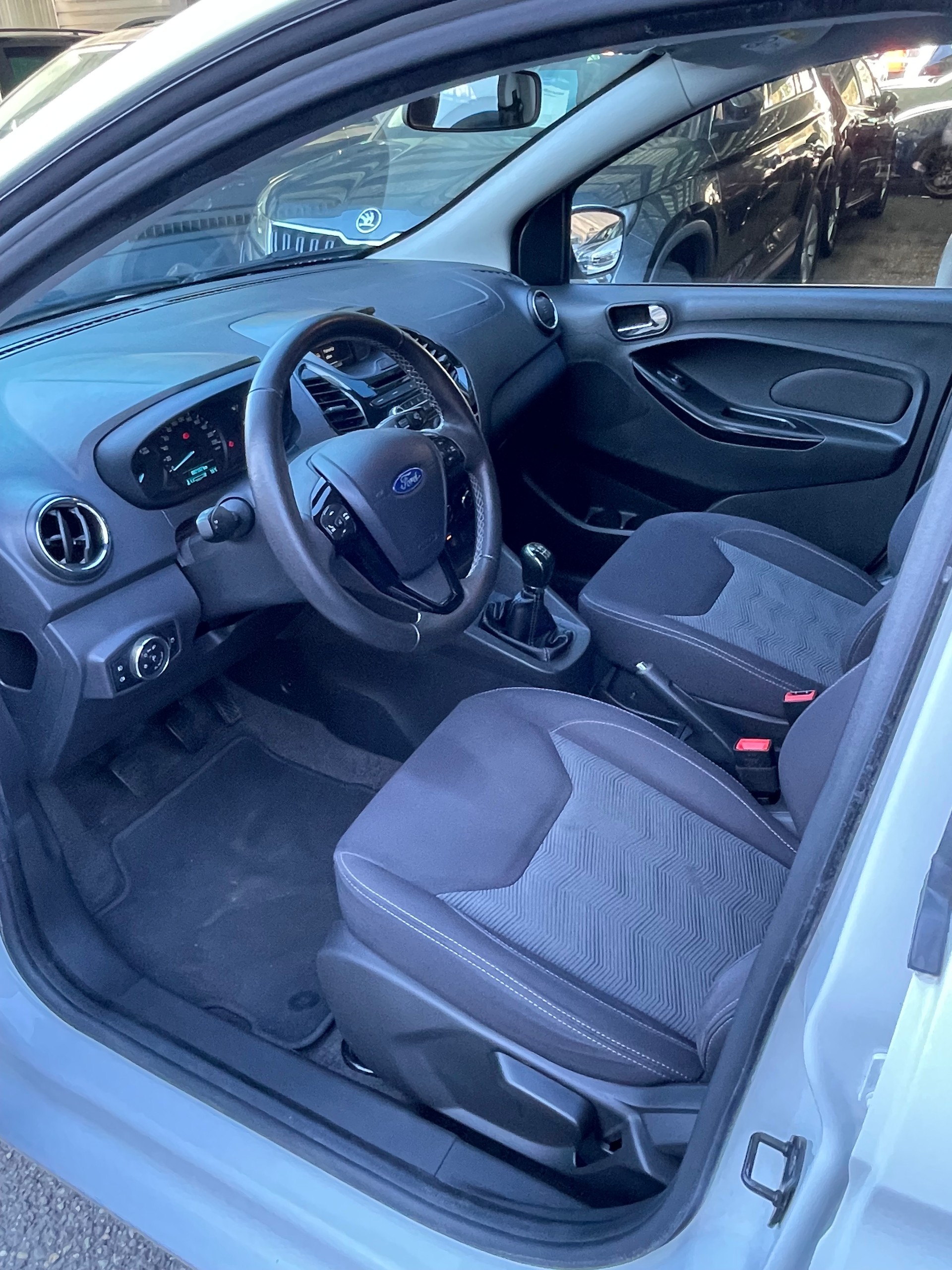 FORD KA+ 1.2 Ti-VCT Cool&Sound-image-6