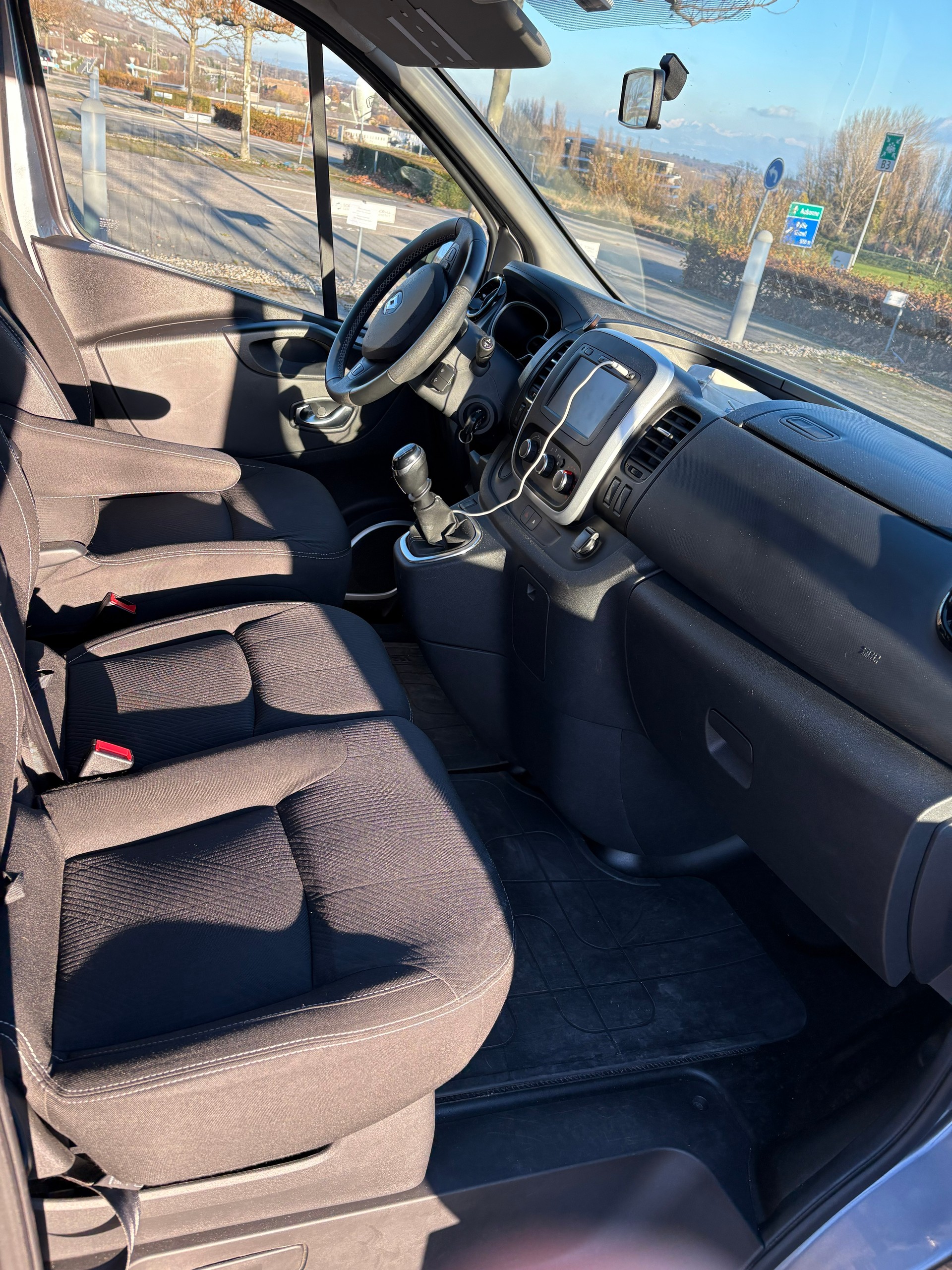 RENAULT Trafic Blue dCi 120 9 places Passenger Zen-image-1