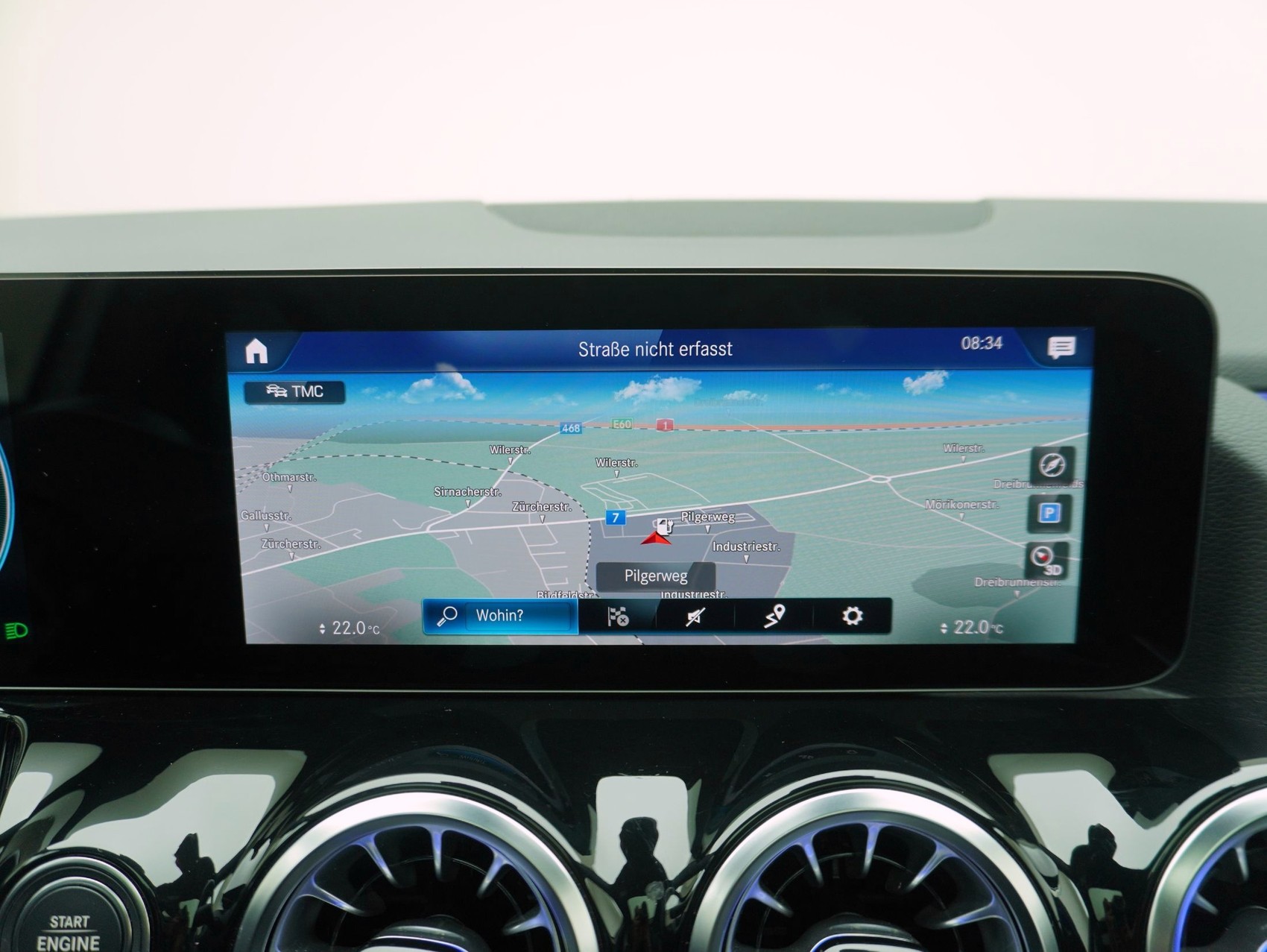 MERCEDES-BENZ GLA-Klasse GLA 250 e AMG Line-image-18