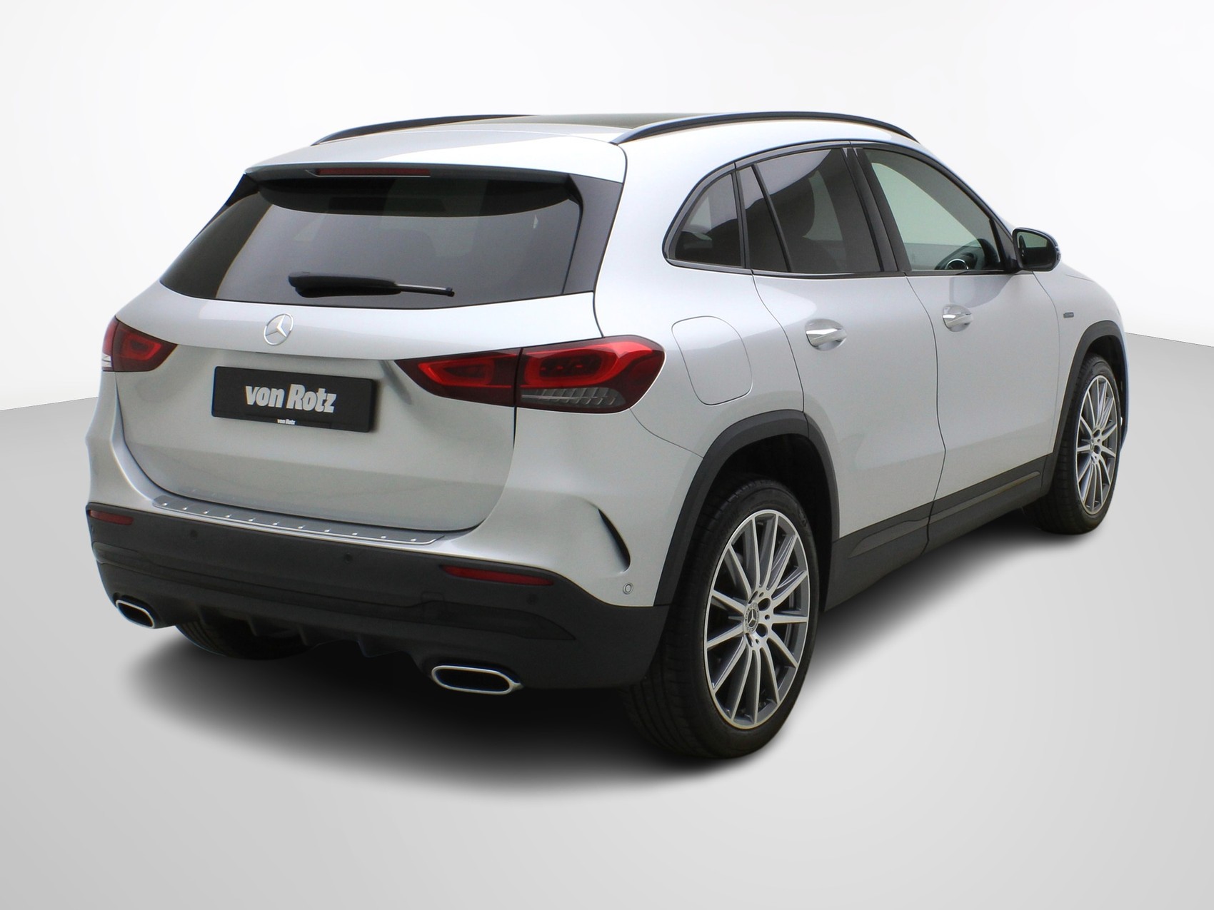 MERCEDES-BENZ GLA-Klasse GLA 250 e AMG Line-image-4